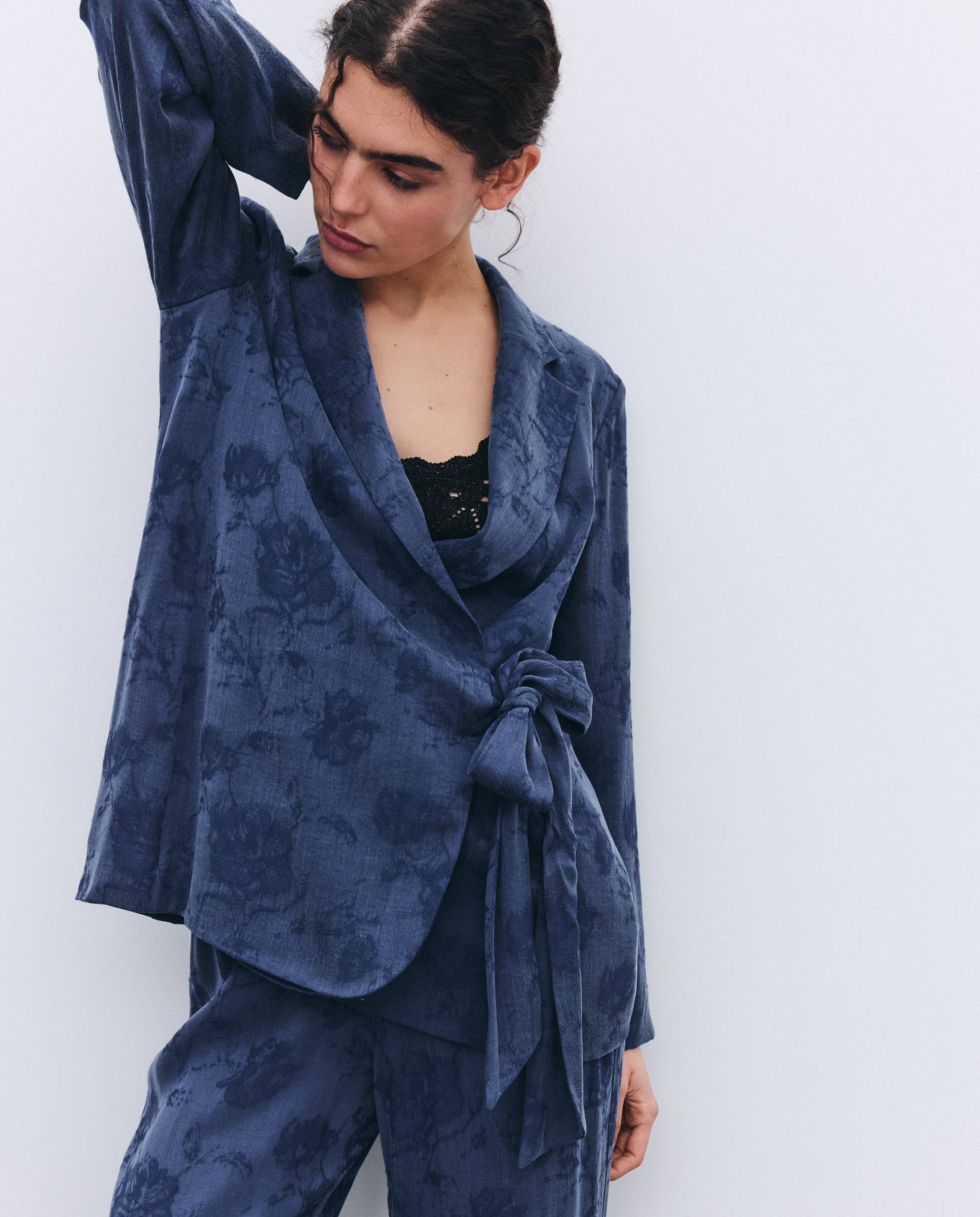 Blazer de Fato com Jacquard e Laço 471 Índigo-3