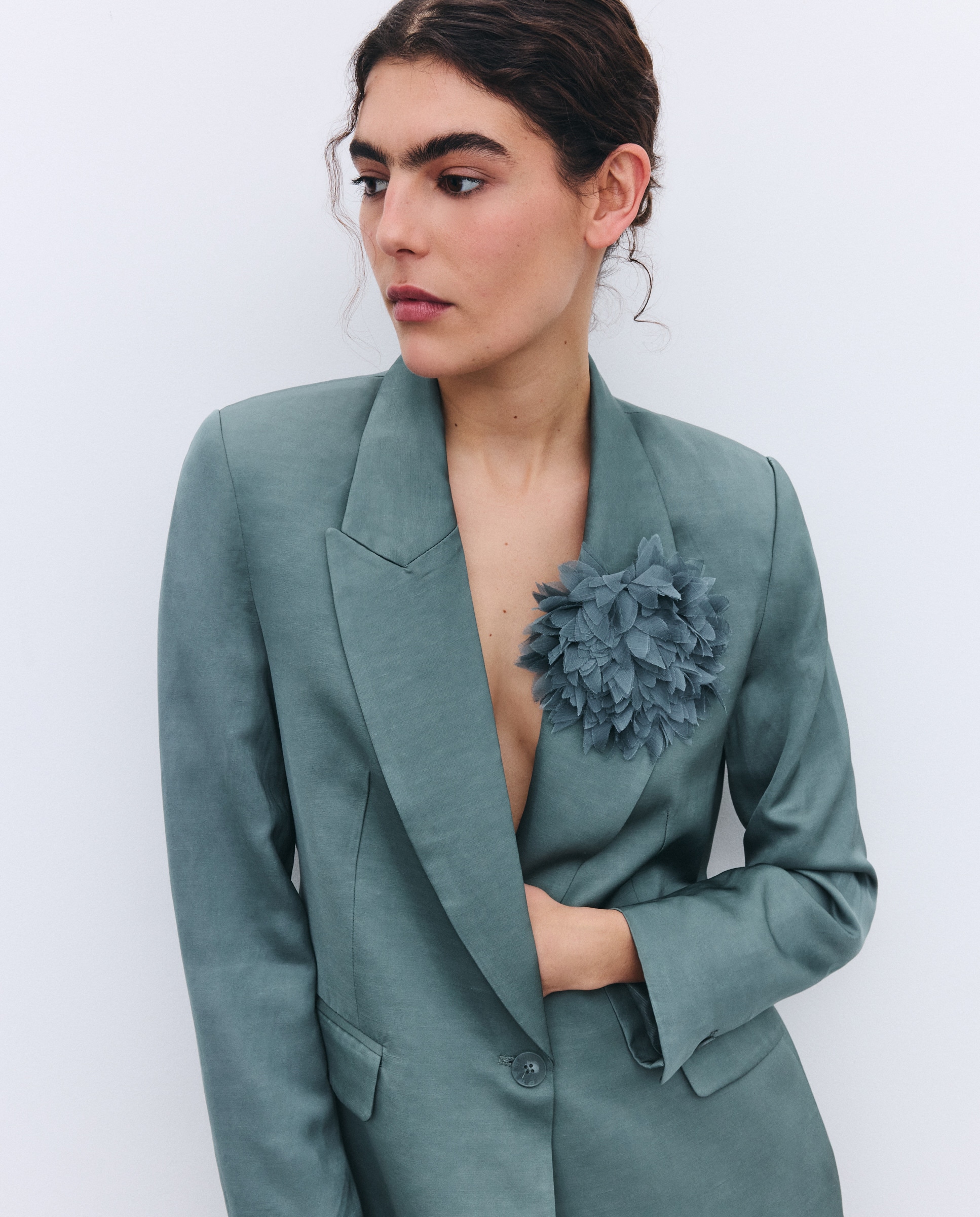 Blazer de Fato Acetinado com Estampado Floral Verde-1