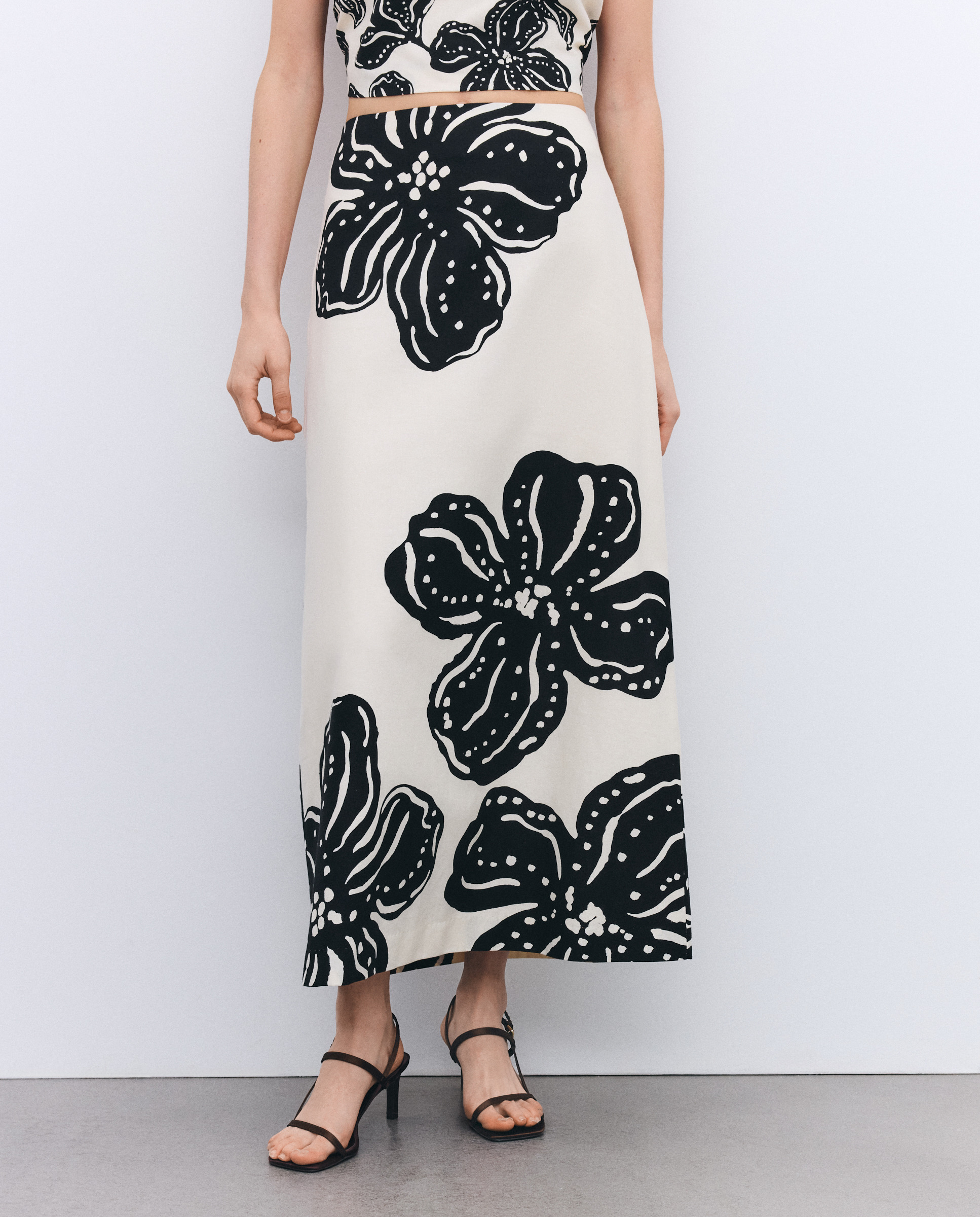 Saia Midi Estampada com Linho Preto-2