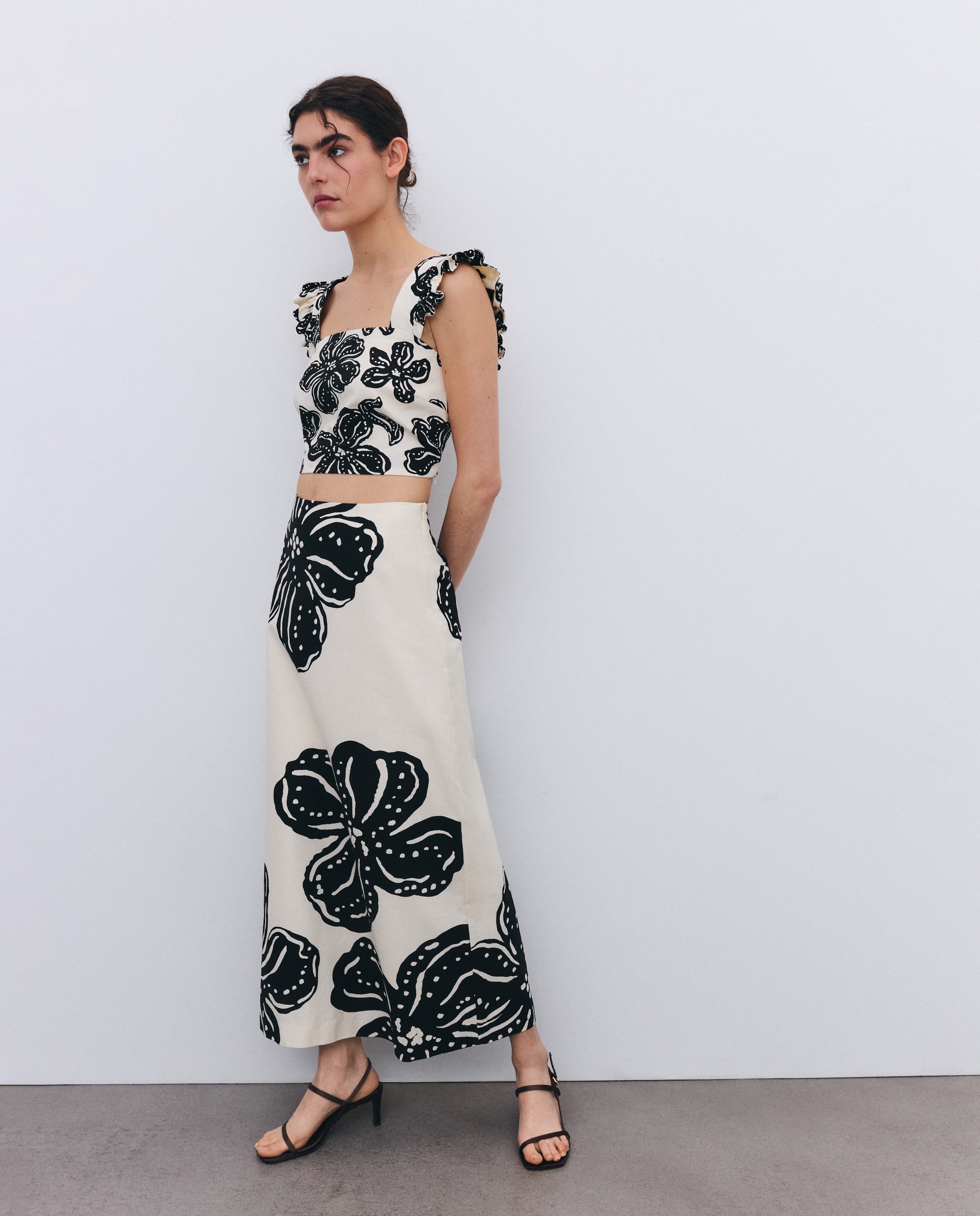 Saia Midi Estampada com Linho Preto-1
