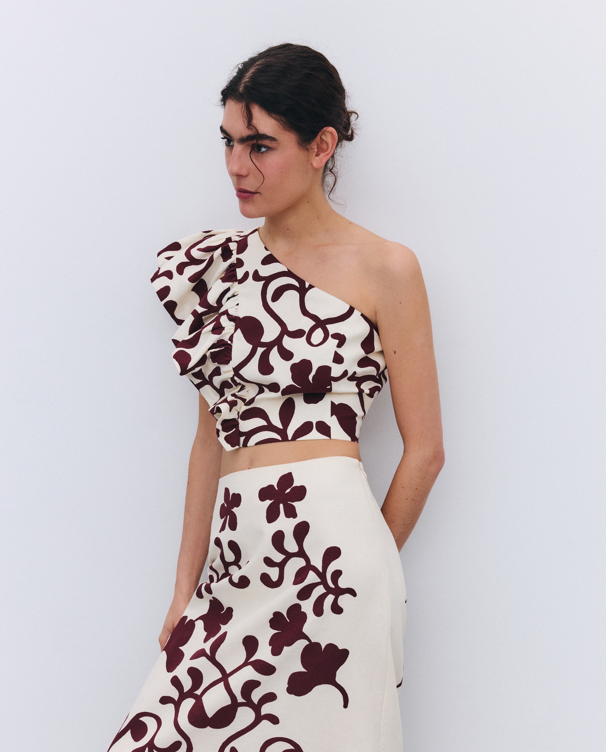 Imagem 0 de Top Assimétrico em Linho Estampado com Folho