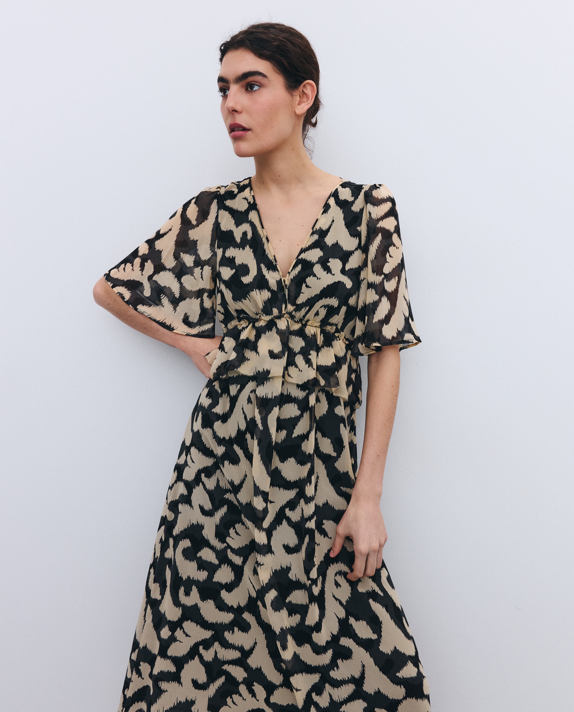 Vestido de Manga Curta com Folho na Cintura Preto-2