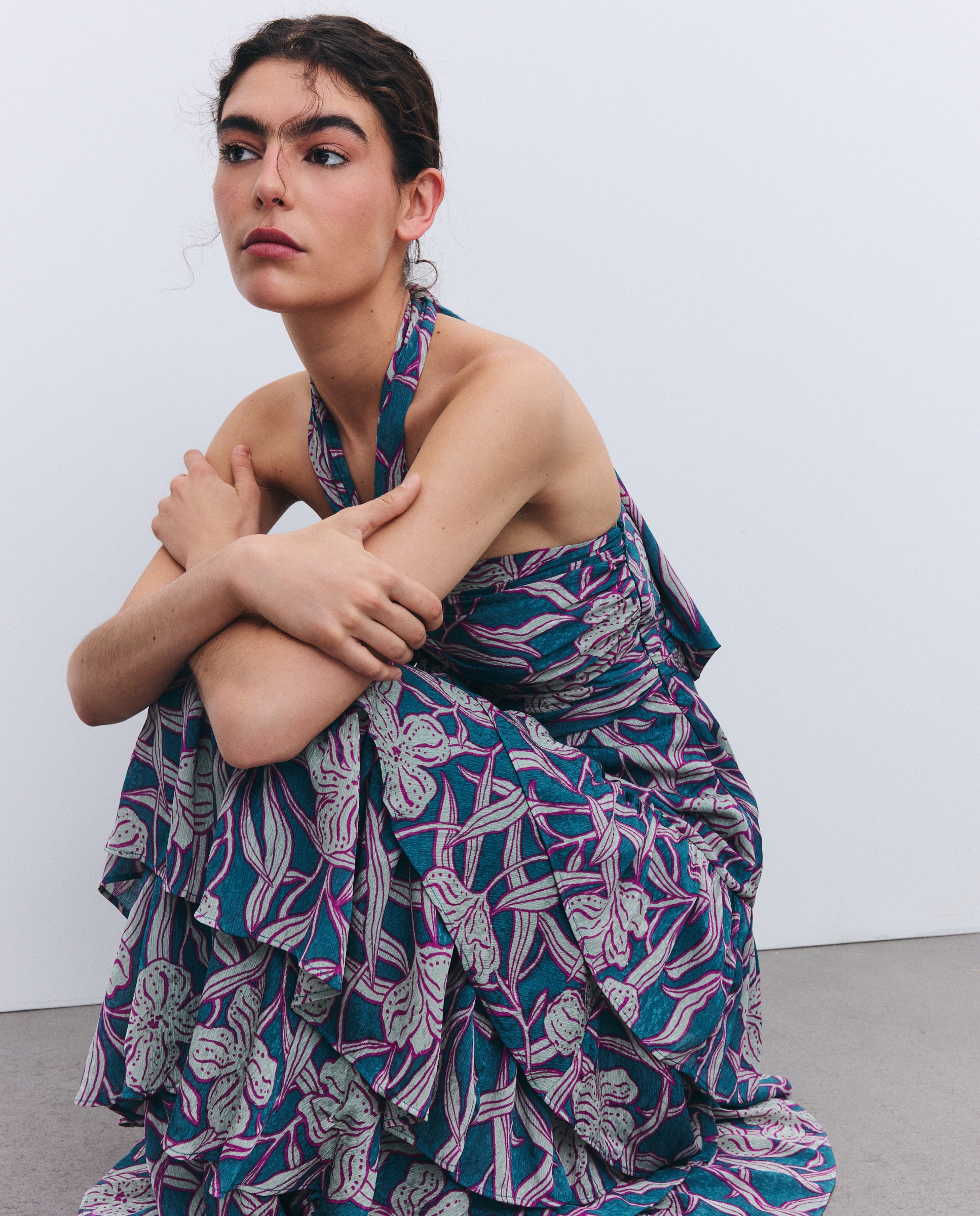 Vestido com Gola Halter e Folhos Verde-2