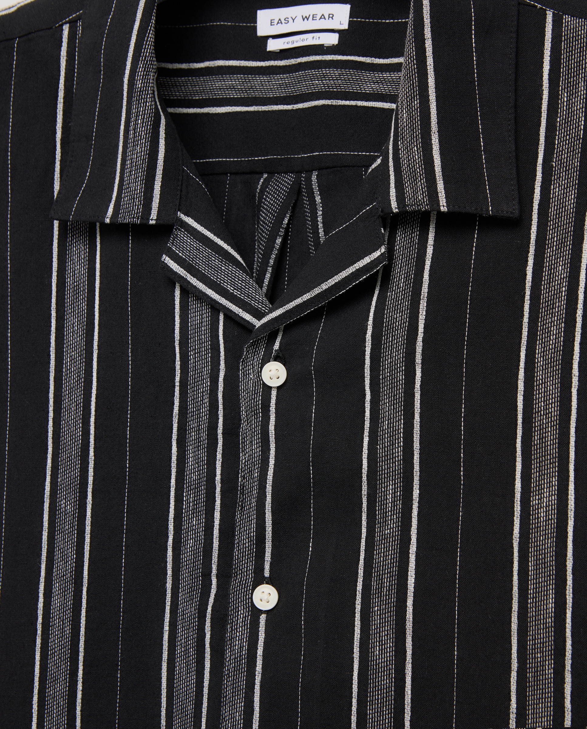 Camisa Bowling com Manga Curta e Estampado Étnico Preto-5