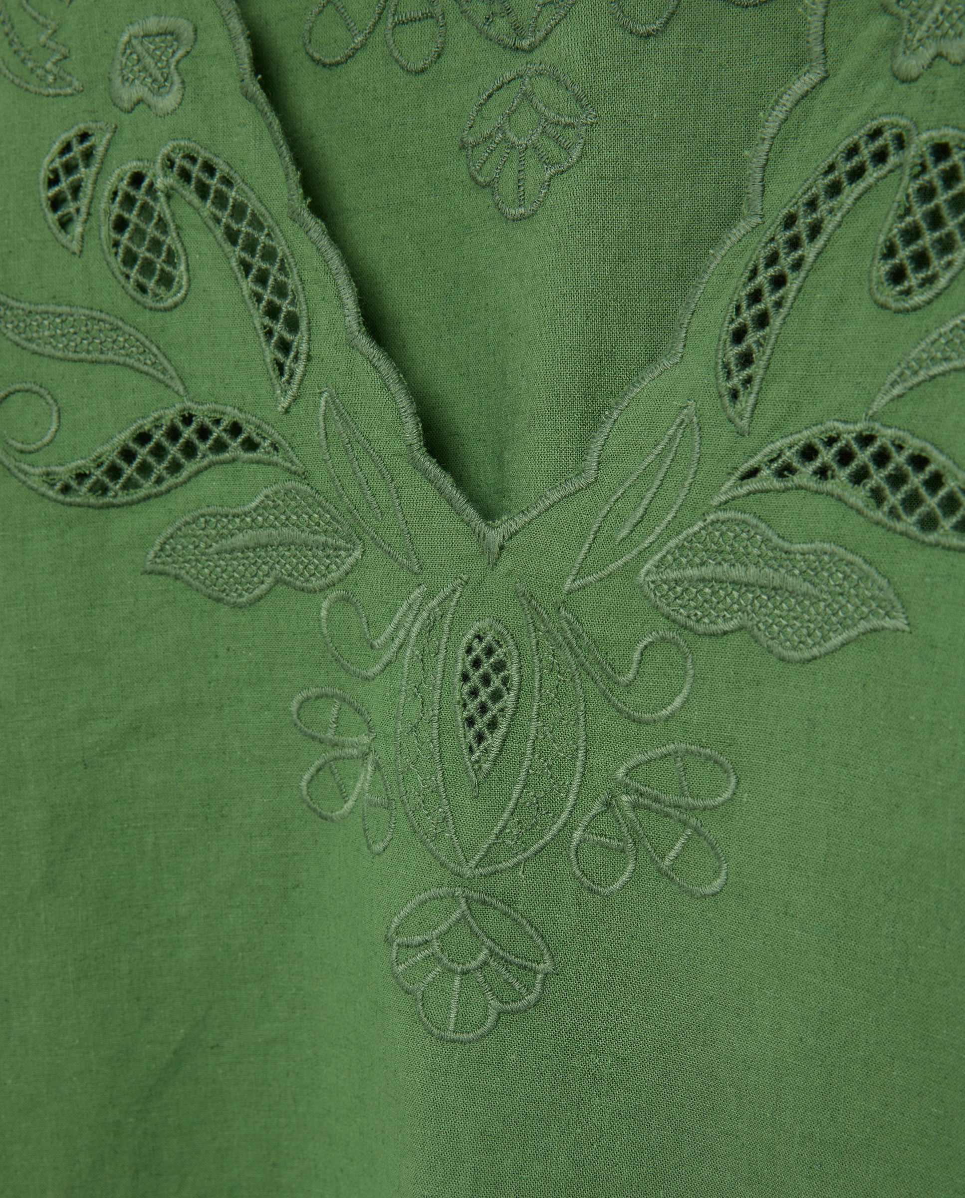 Blusa de Linho Perfurada com Manga Curta Verde-2