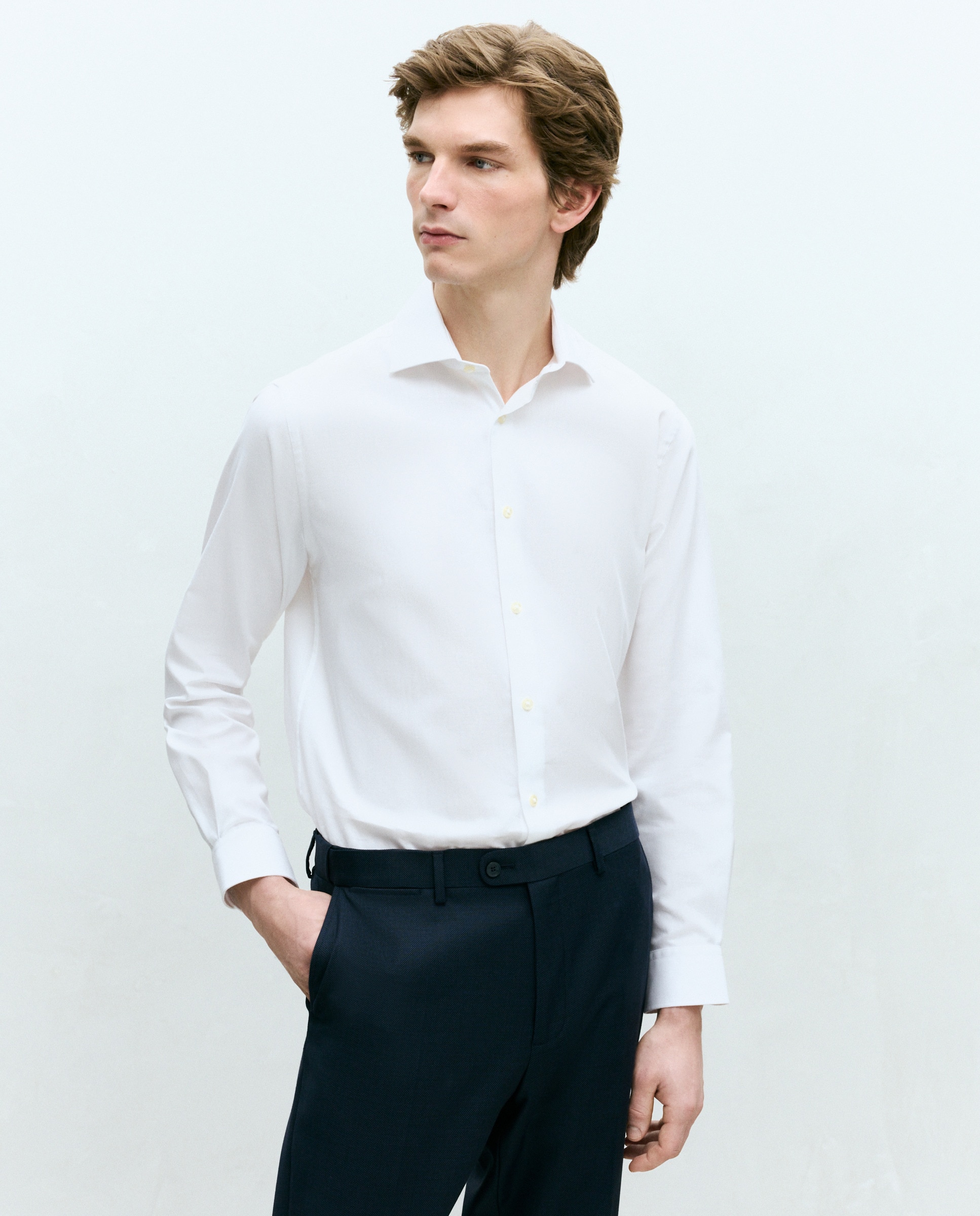 Imagem 0 de Camisa Formal Regular com Manga Comprida e Micro Padrão Espinha de Peixe - Branco