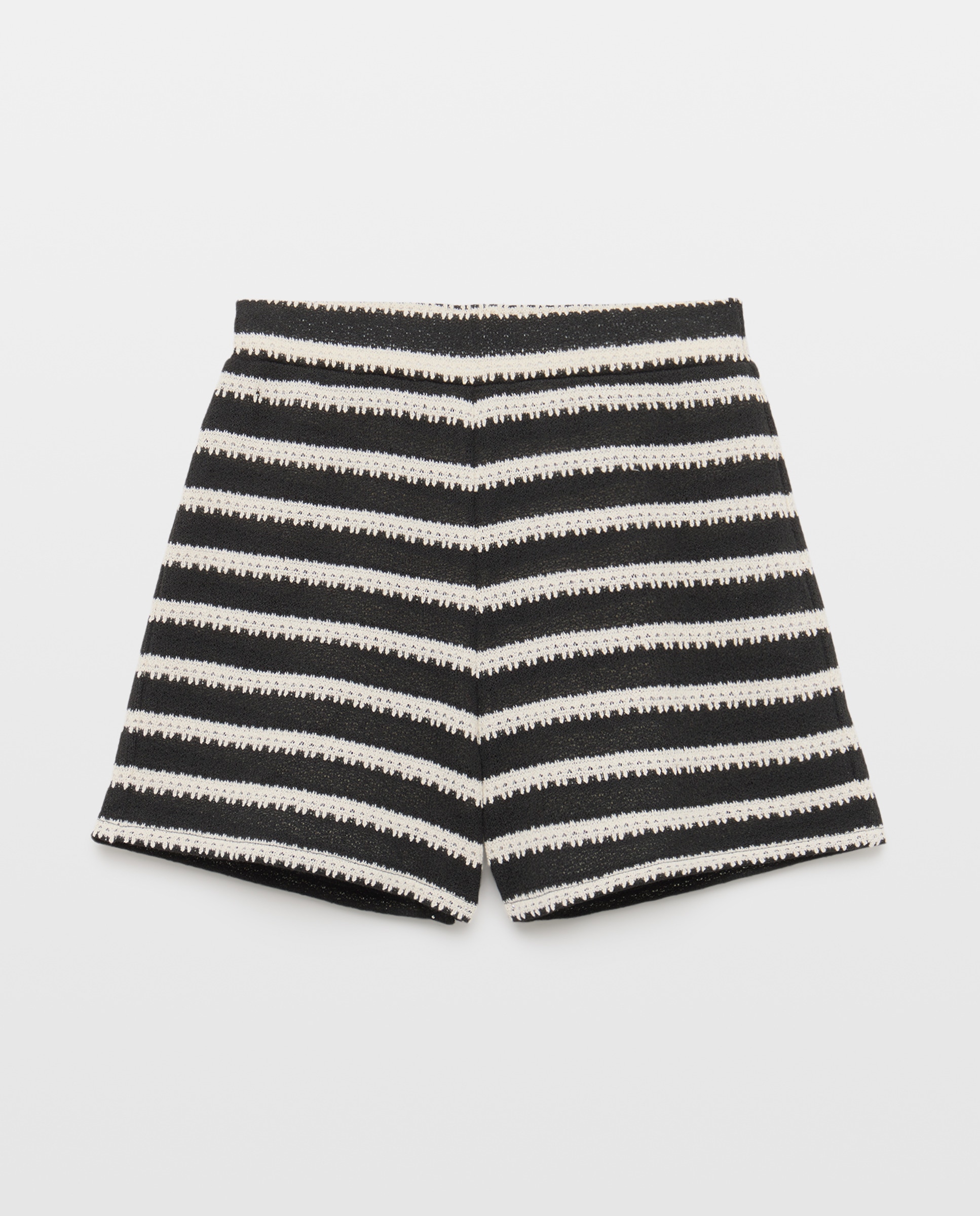 Bermudas de Crochet com Estampado Preto-4