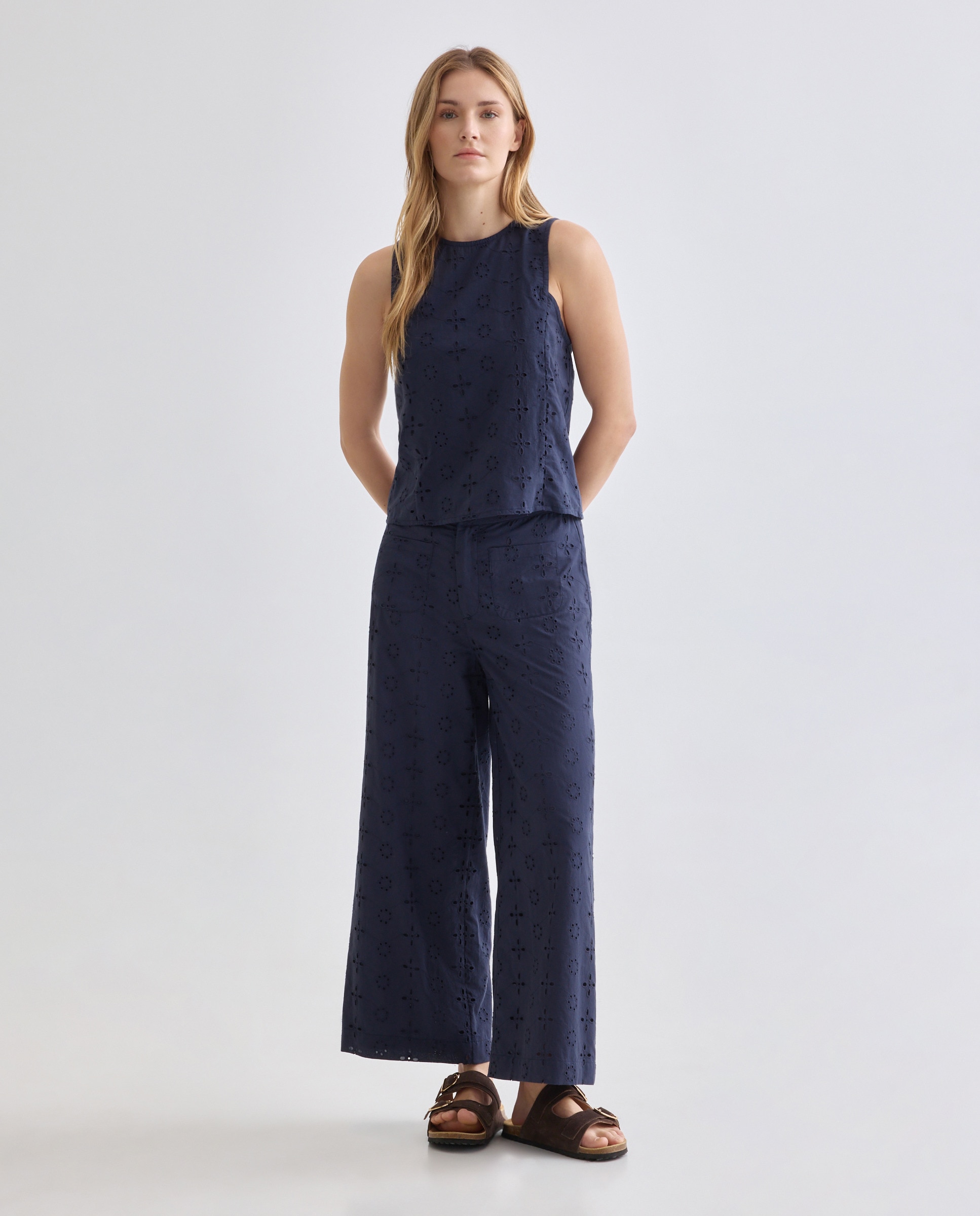 Blusa de mujer bordada total look Azul marino-2