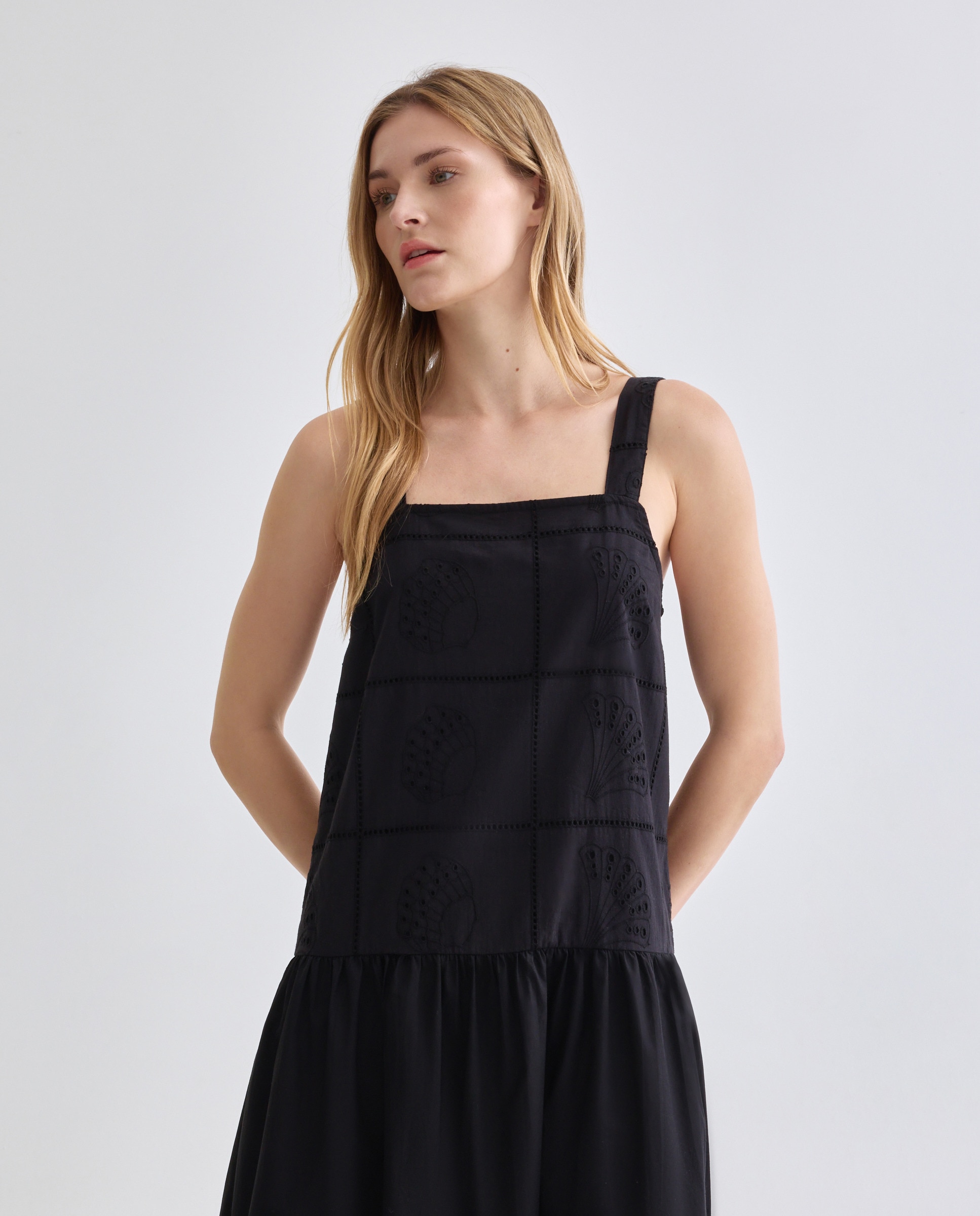 Vestido de mujer bordado Negro-2