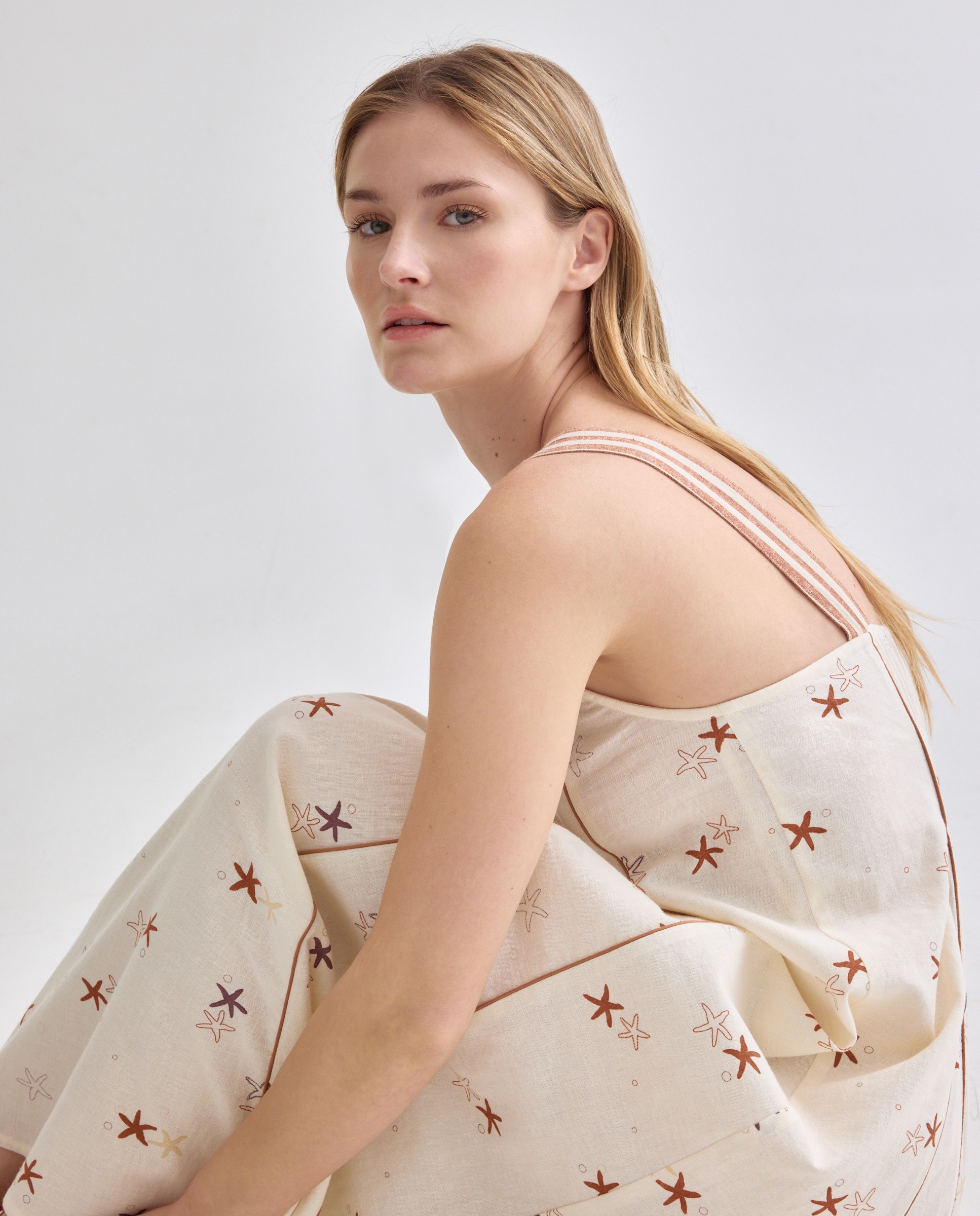 Imagen 0 de Vestido de mujer estampado con lino