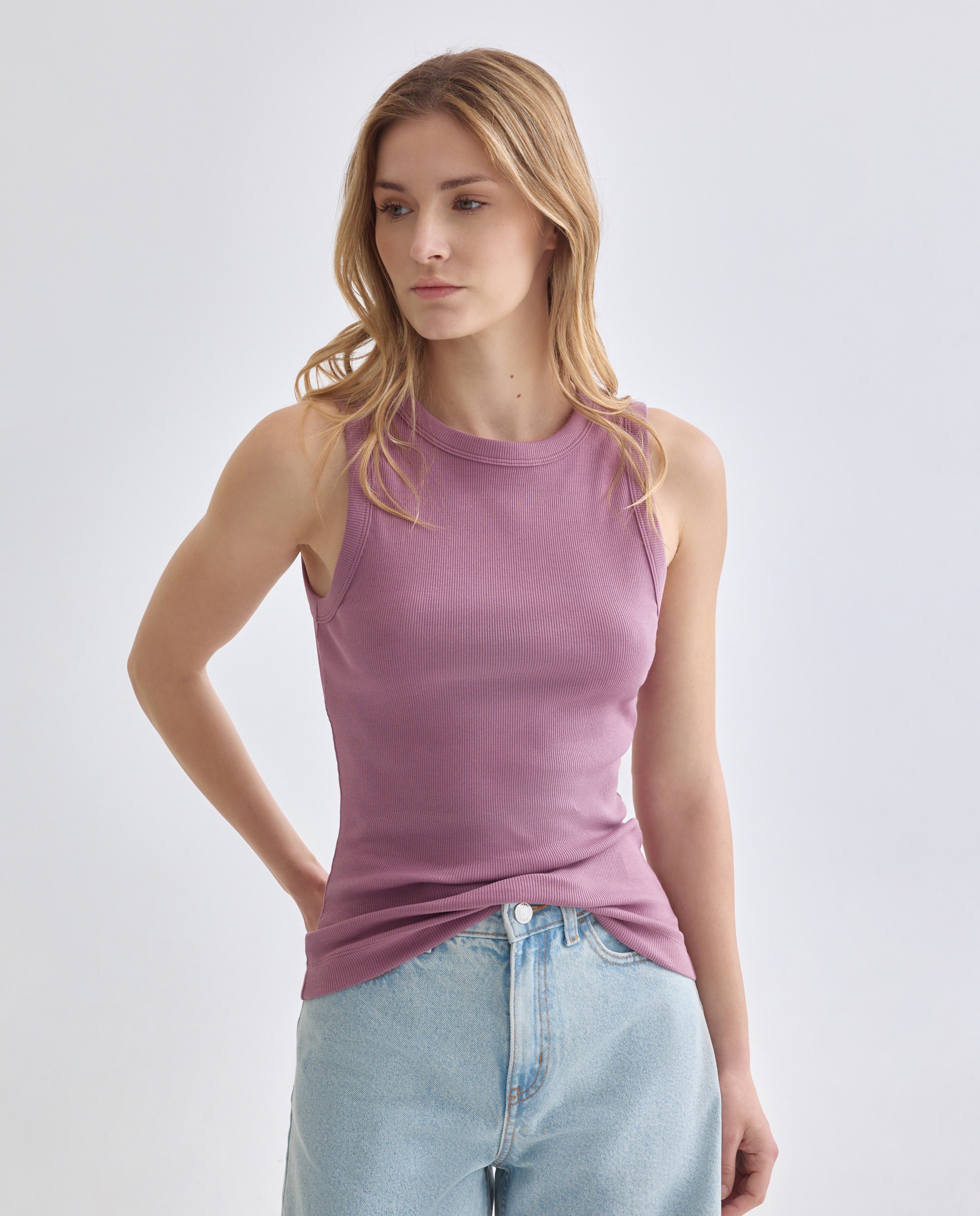 Imagen 0 de Camiseta halter de mujer de tirantes y canalé