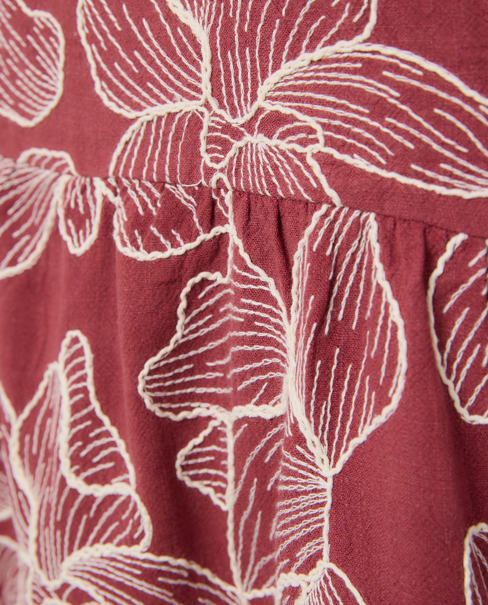 Top de Linho Bordado com Alças Castanho-5