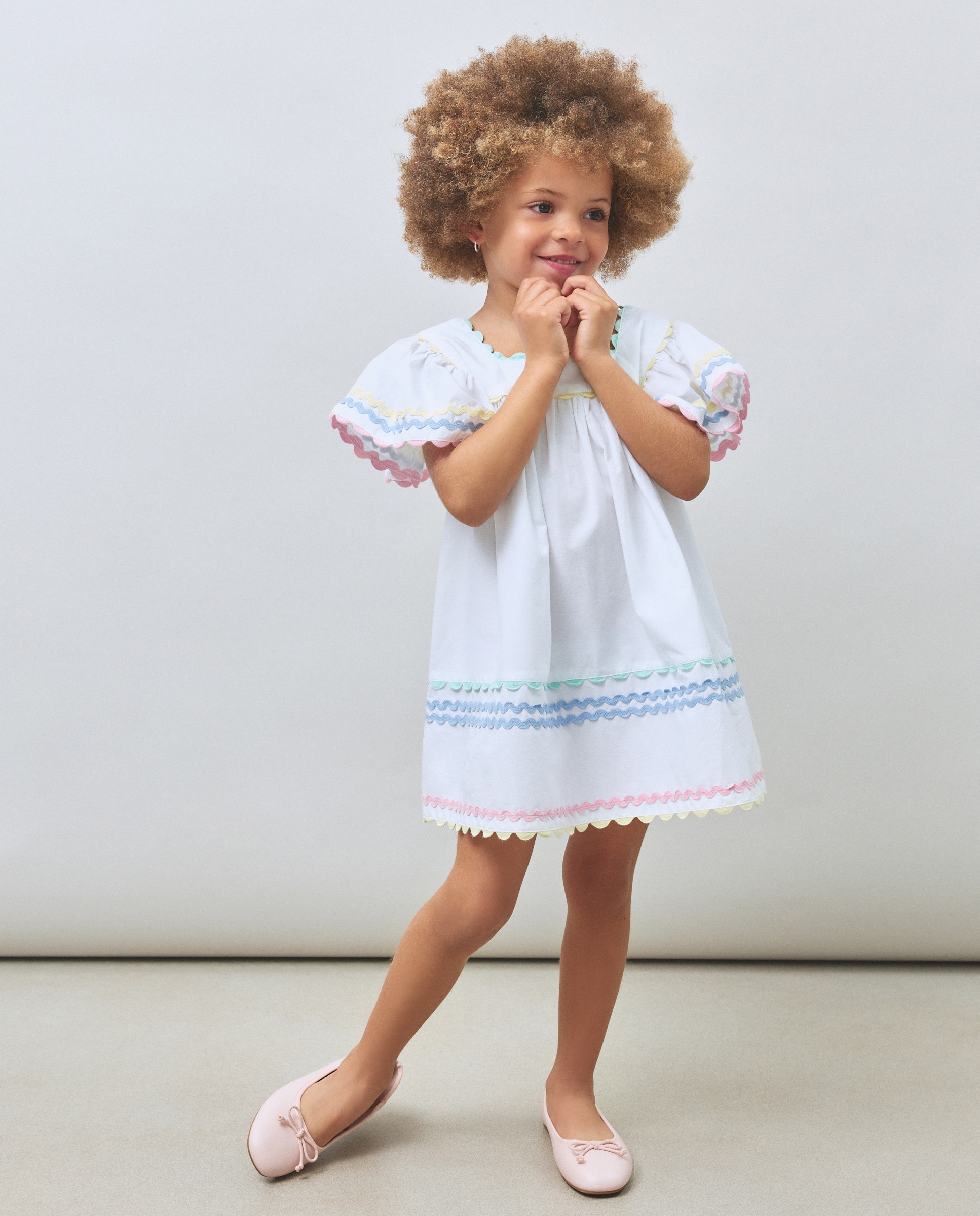 Imagem 0 de Vestido de Manga Curta em Popelina com Fitas Gregas às Cores - Branco