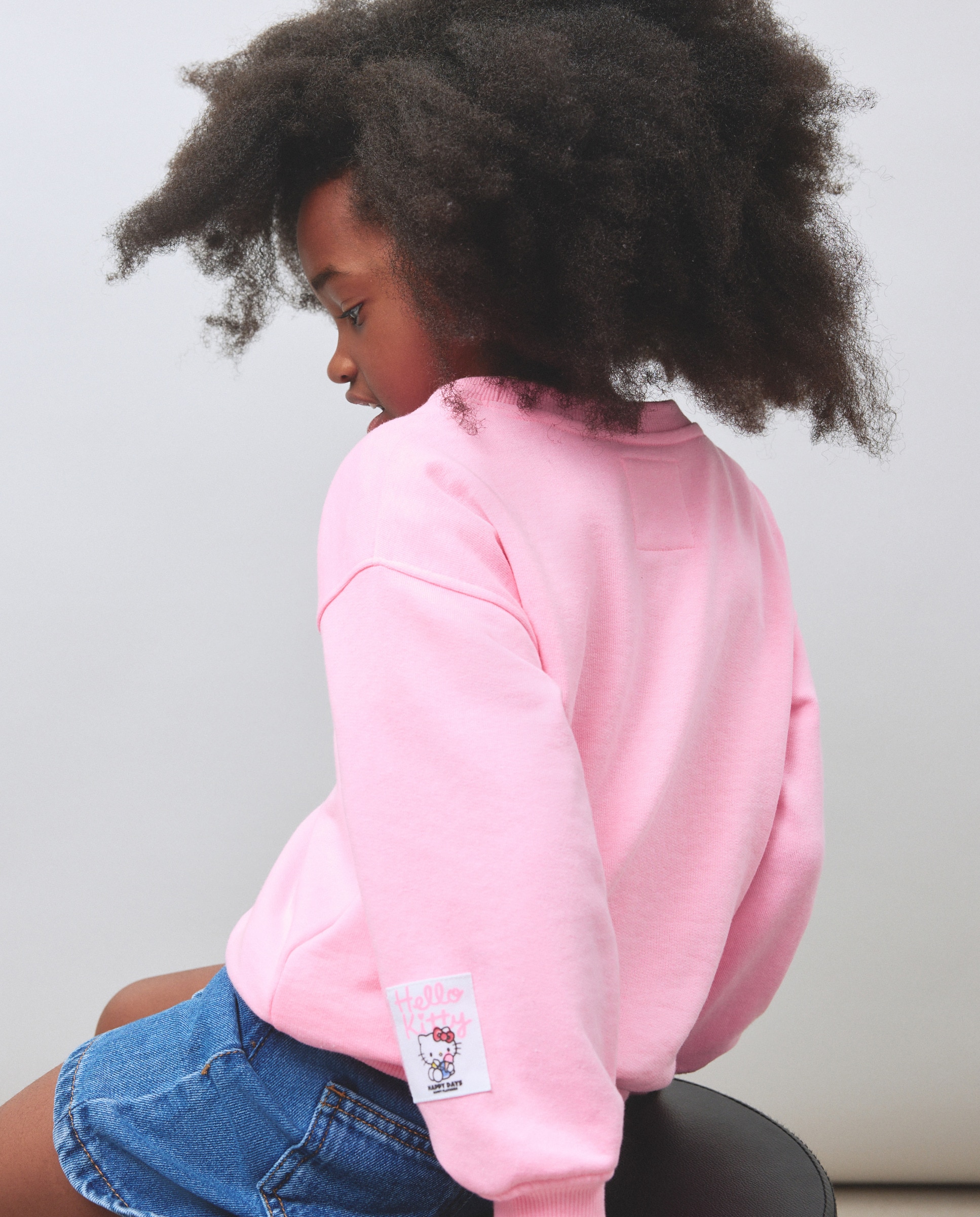 Sweatshirt com Estampado Posicional Hello Kitty Rosa-3