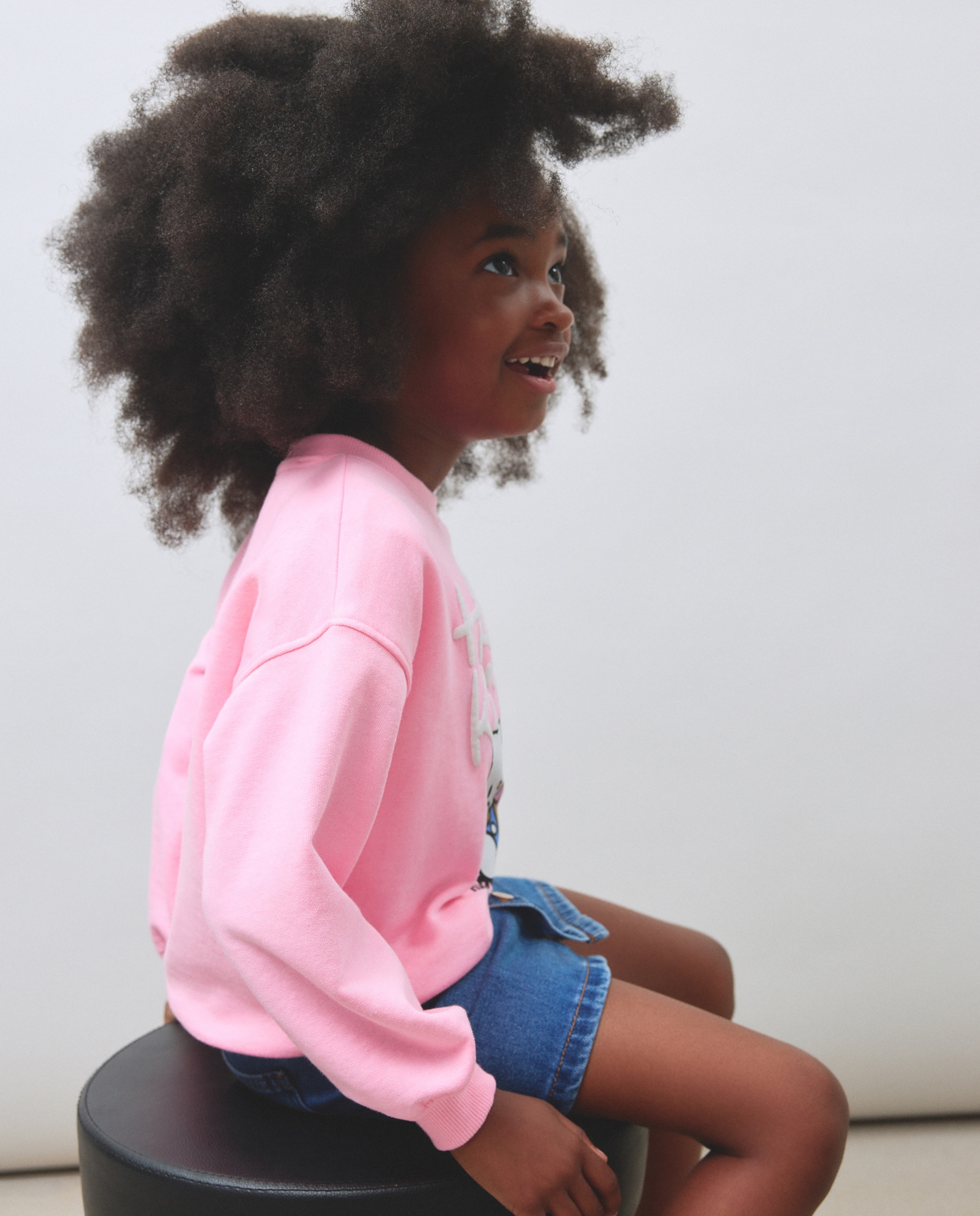 Sweatshirt com Estampado Posicional Hello Kitty Rosa-4