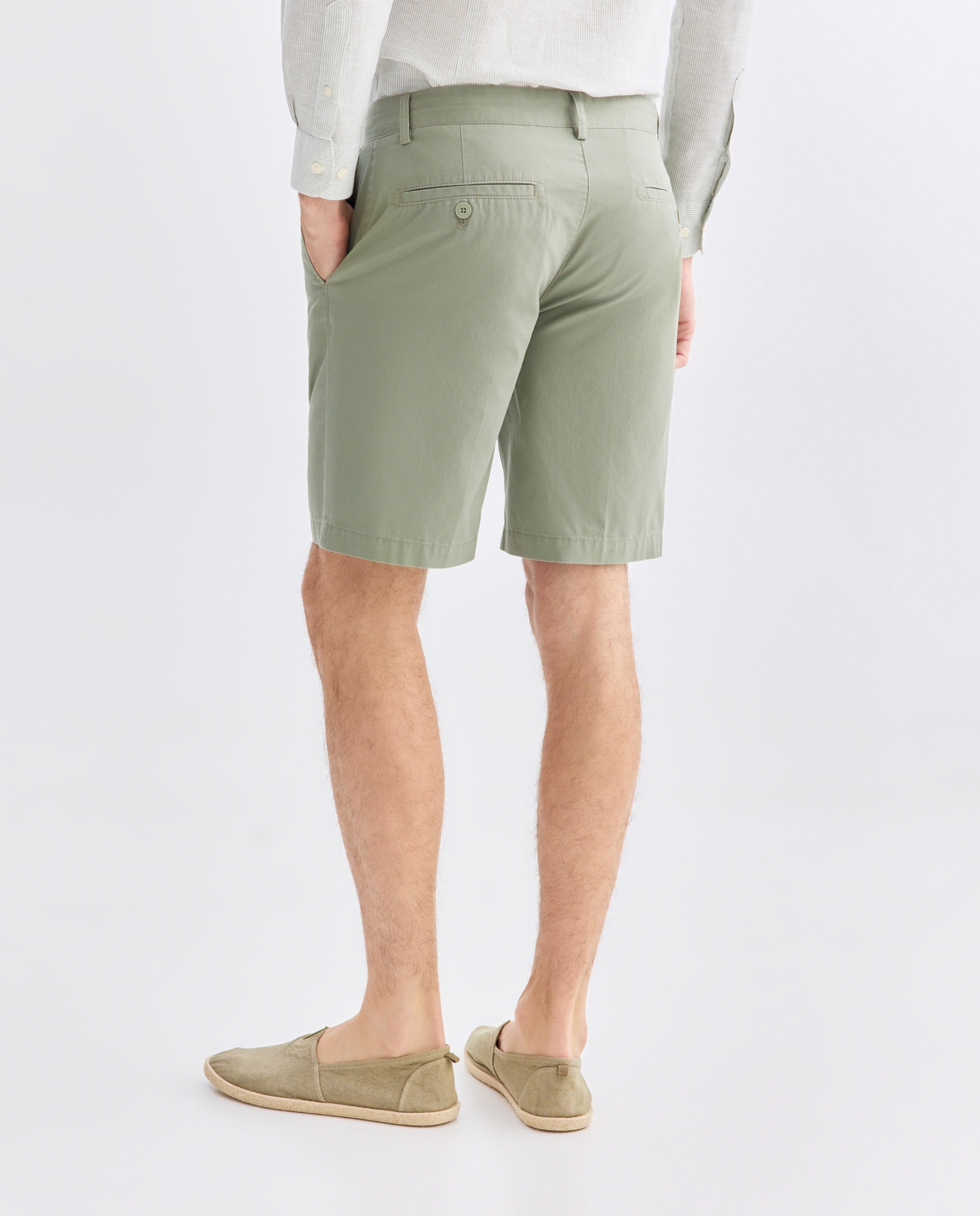 Bermuda hombre chino con pinzas 510 Verde claro-3