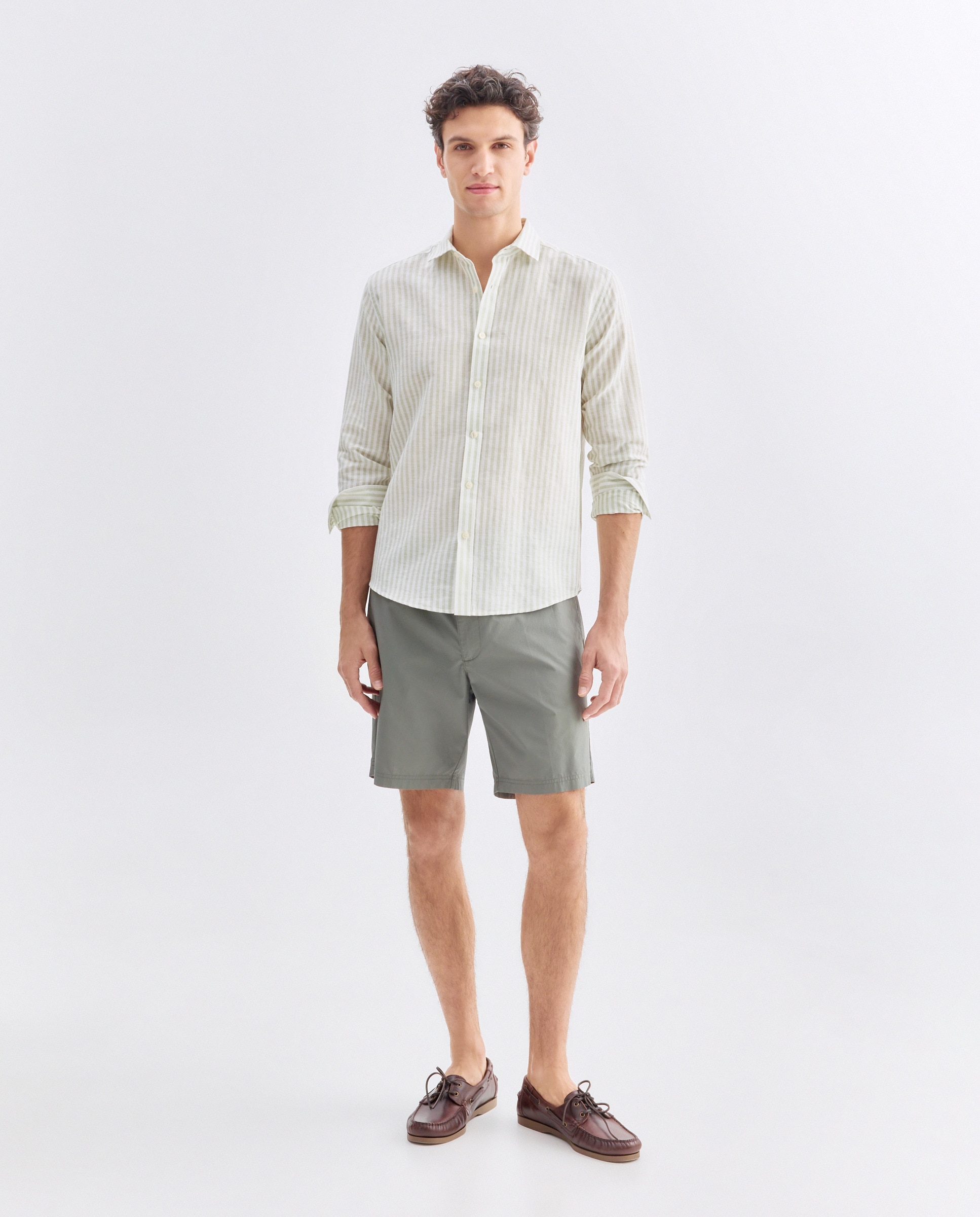 Imagen 0 de Bermuda hombre chino con goma popelin