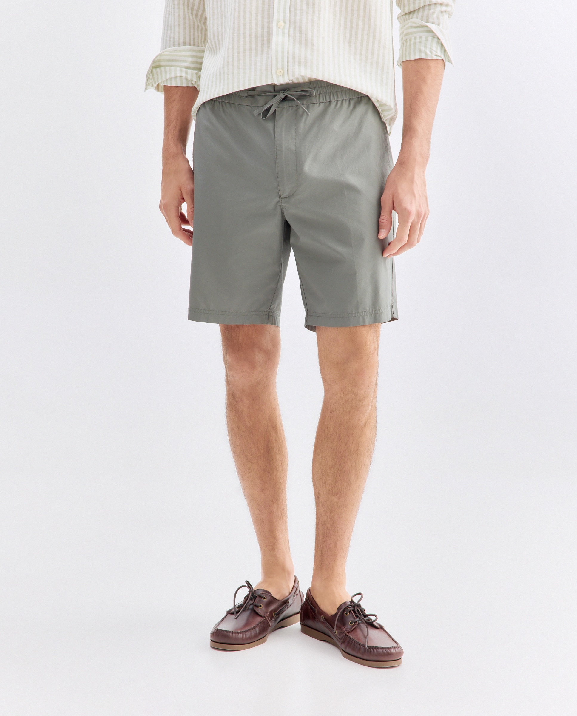 Bermuda hombre chino con goma popelin Verde-2