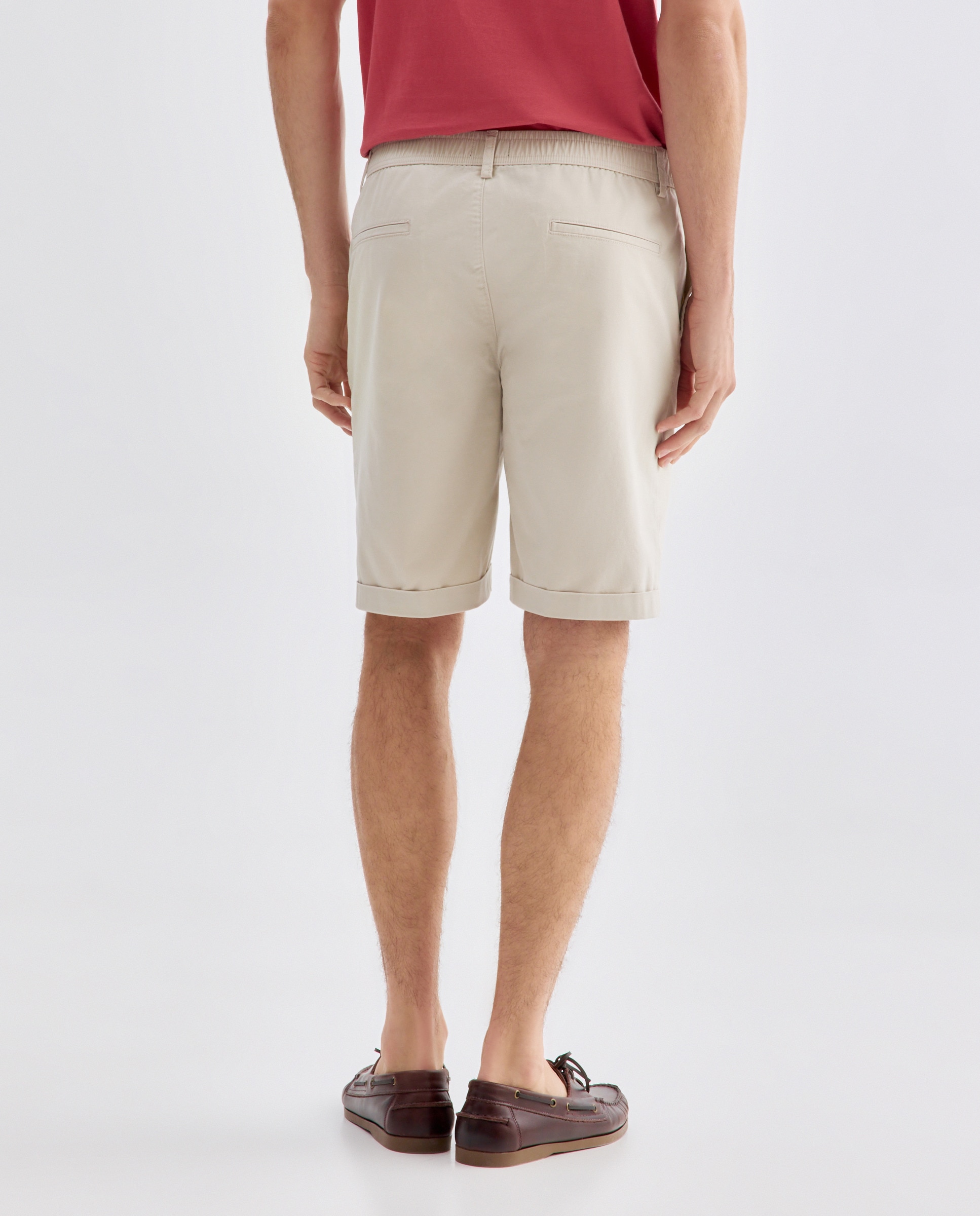 Bermuda hombre chino con goma Visón claro-3