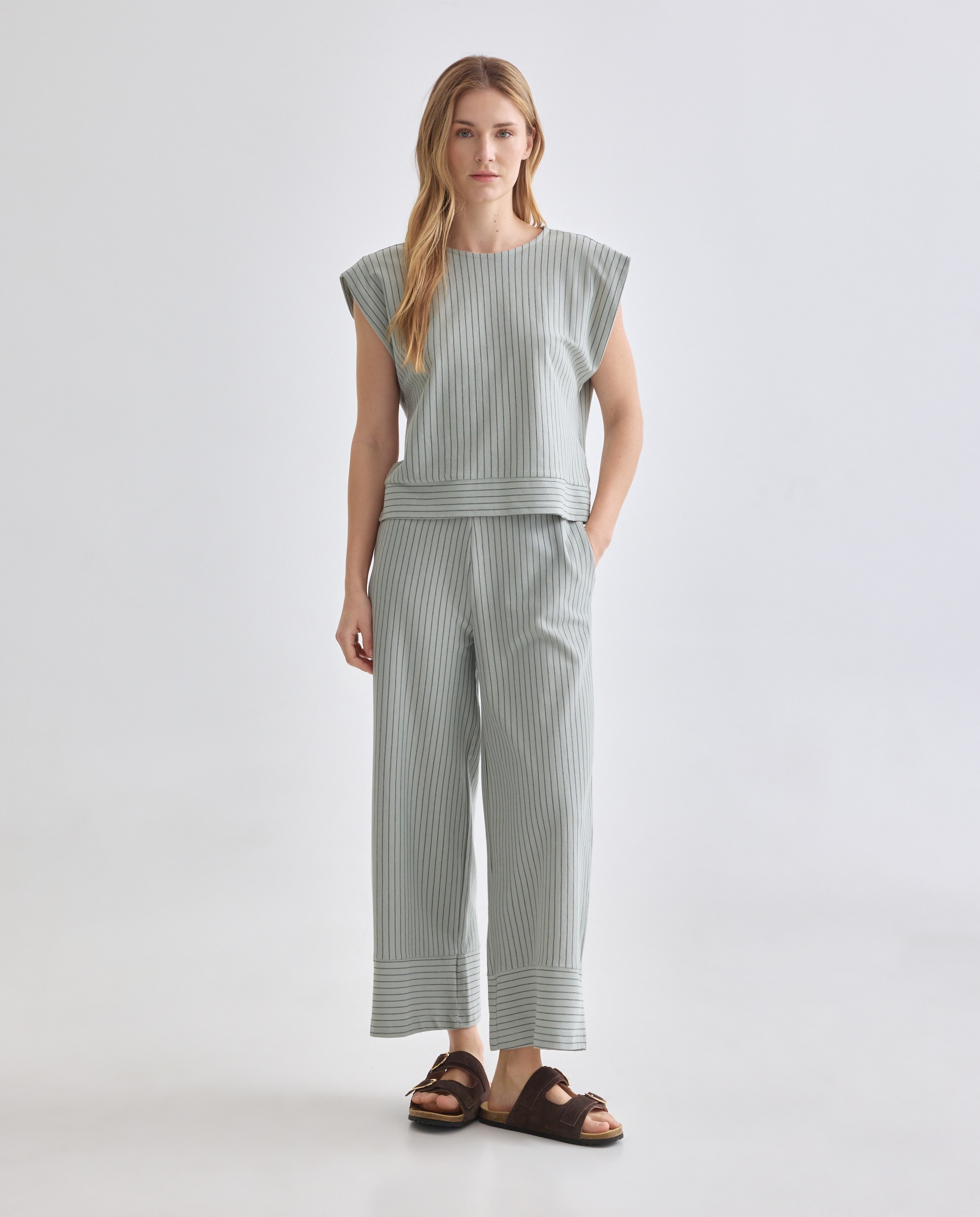 Imagen 0 de Pantalon de mujer ancho de rayas