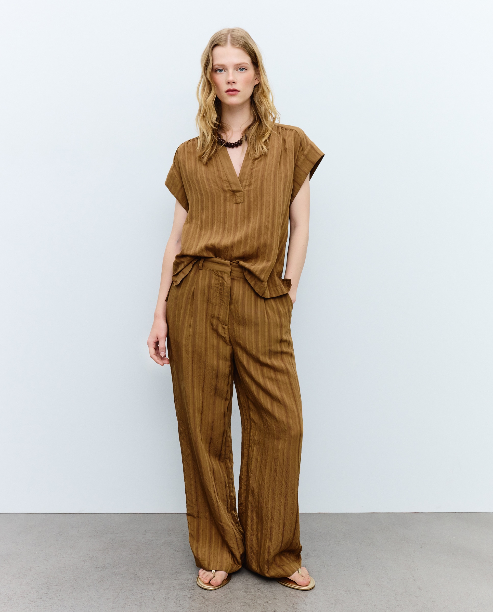 Imagem 0 de Blusa de Manga Curta e Peitilho