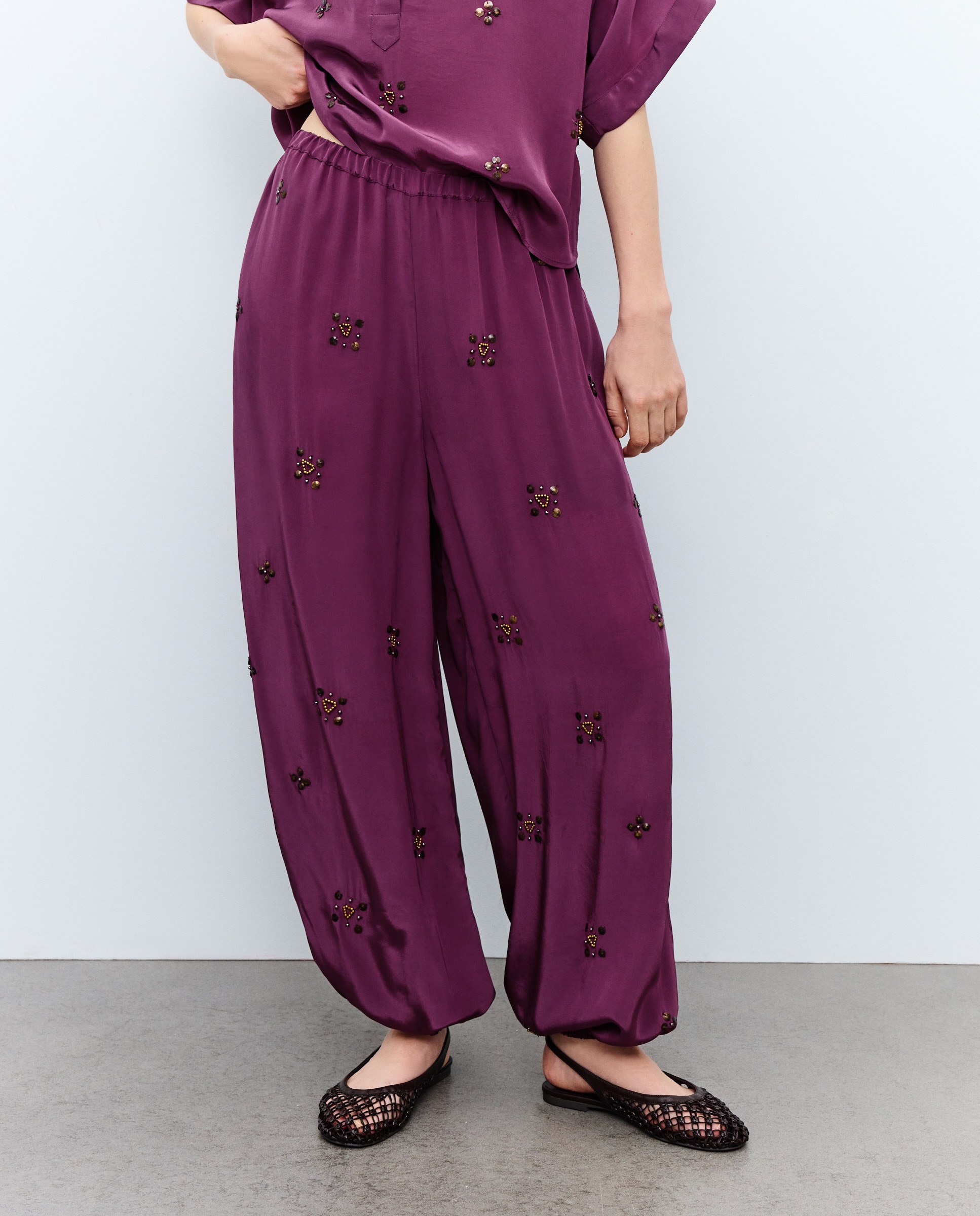 Calças Largas com Detalhes Ameixa-2