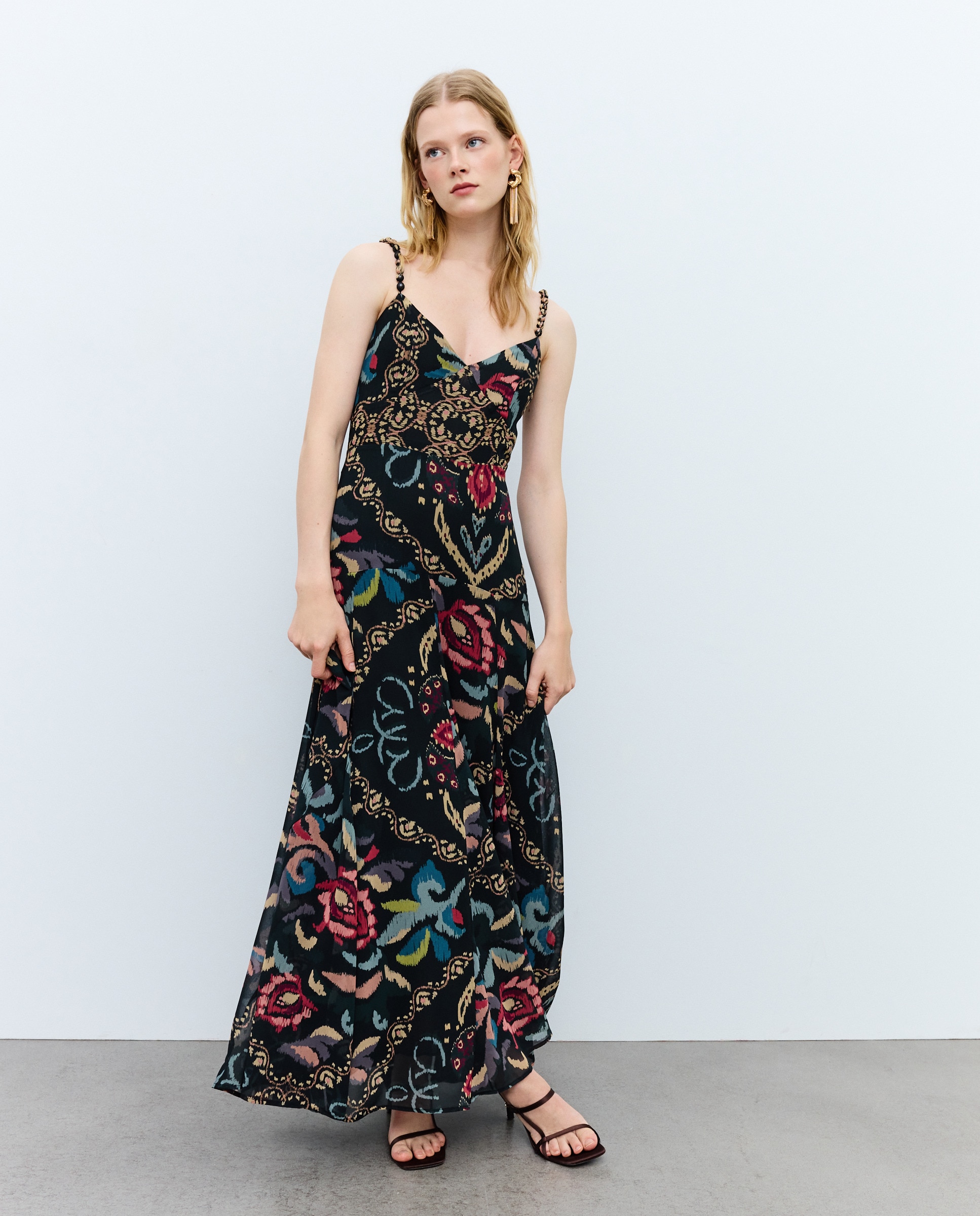 Vestido de Alças com Faixa Preto-2