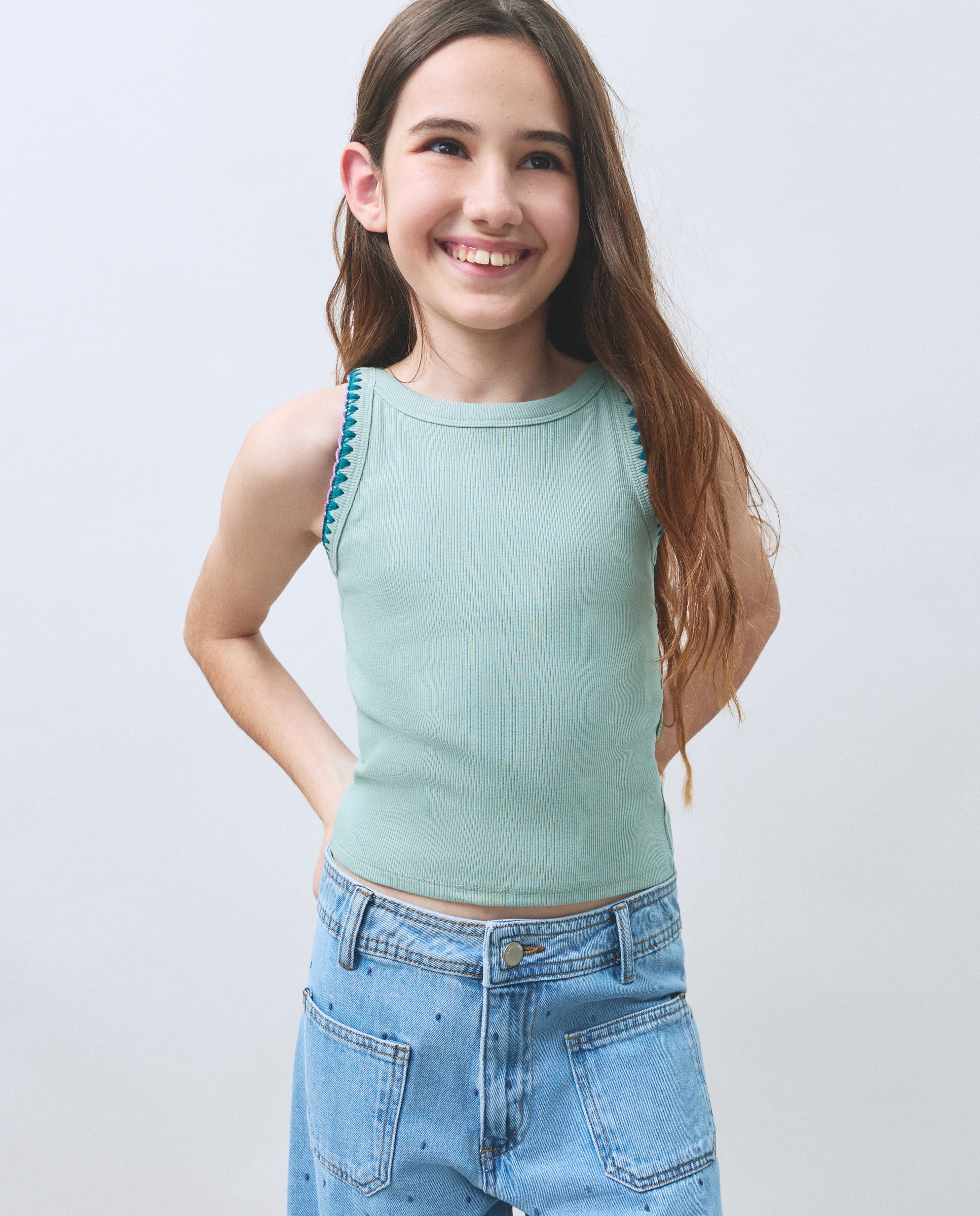 Imagem 0 de T-shirt sem Mangas e com Debruado de Crochet