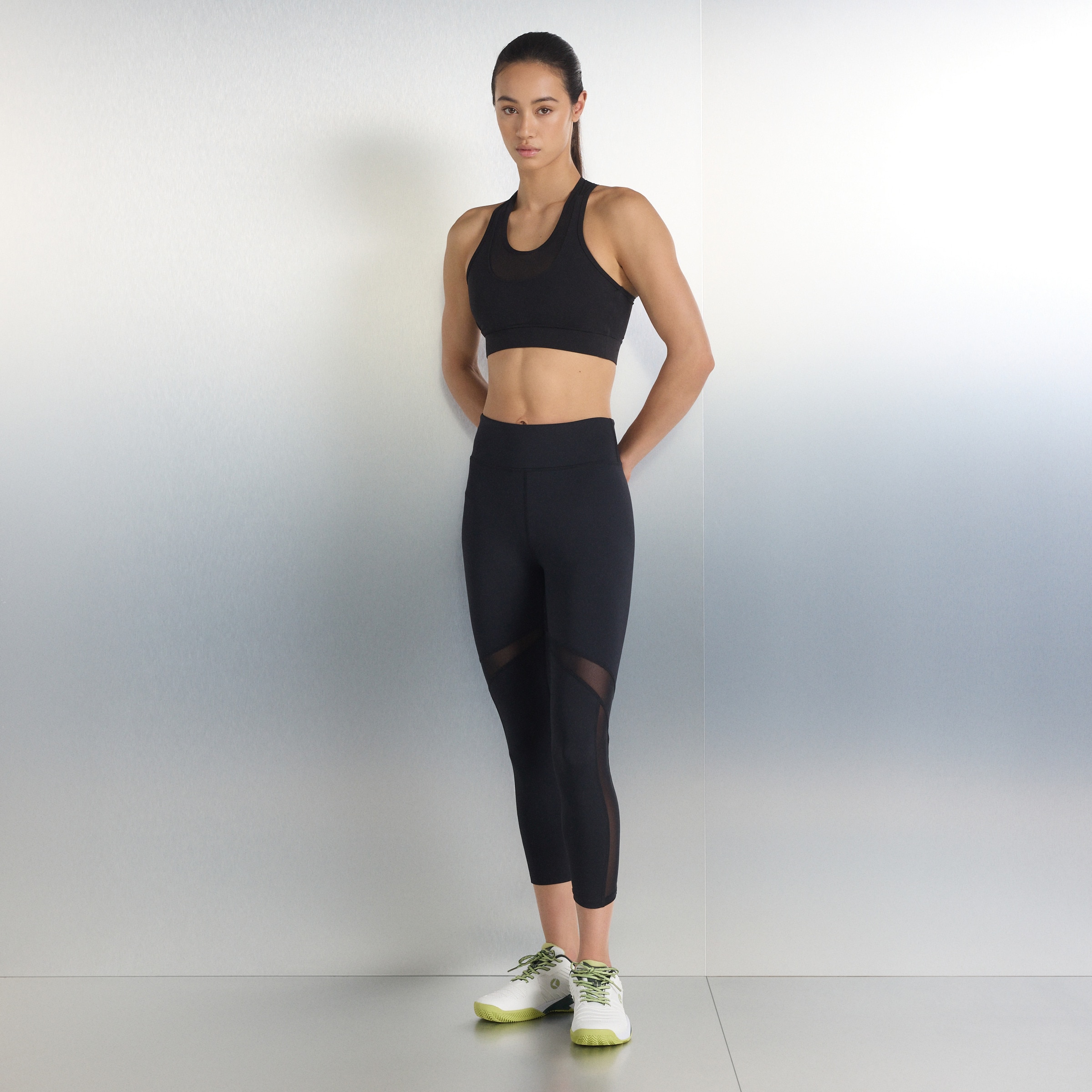 Top de Training de Mulher com Mesh Preto-2