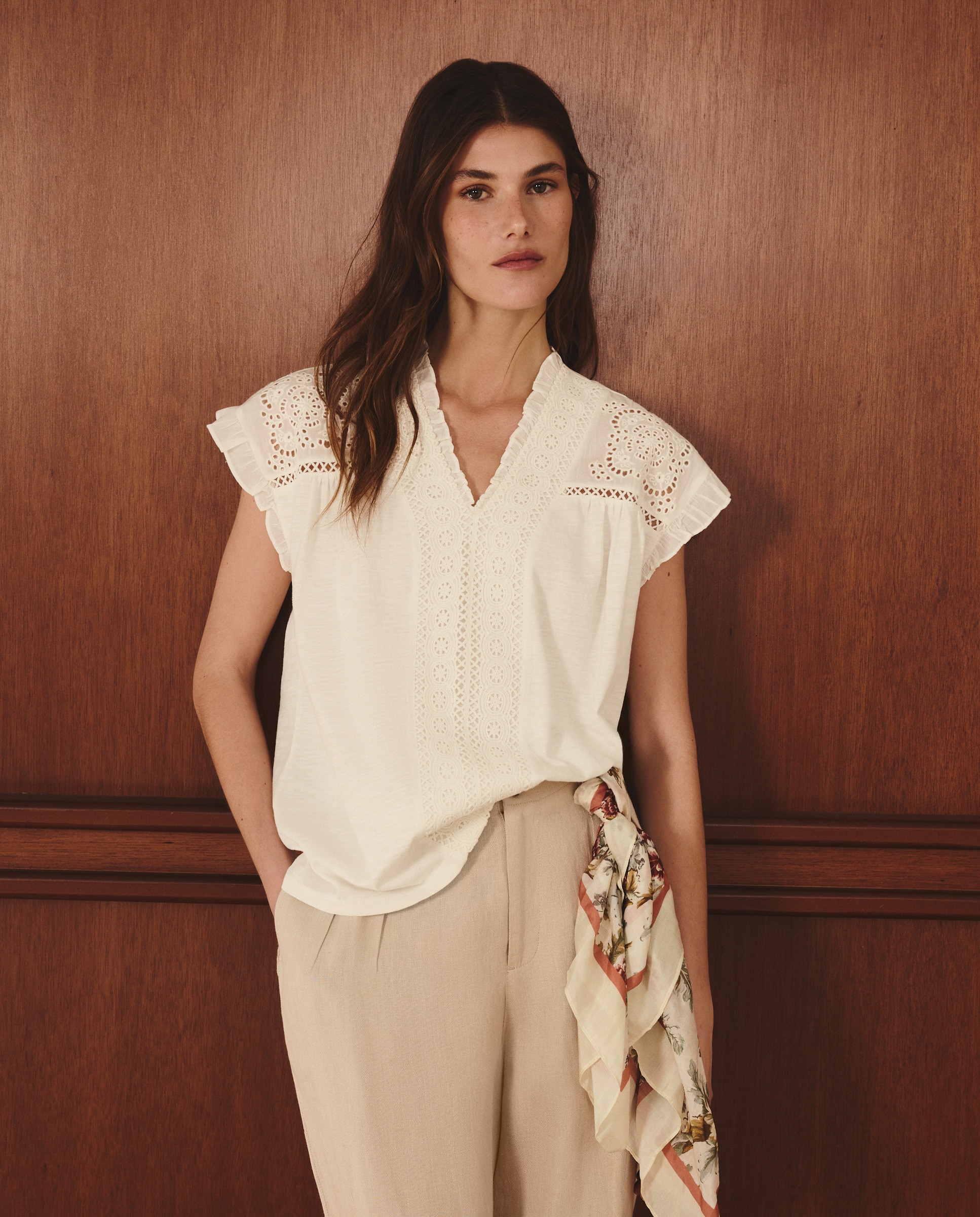 Imagem 0 de T-shirt Romântica com Folhos