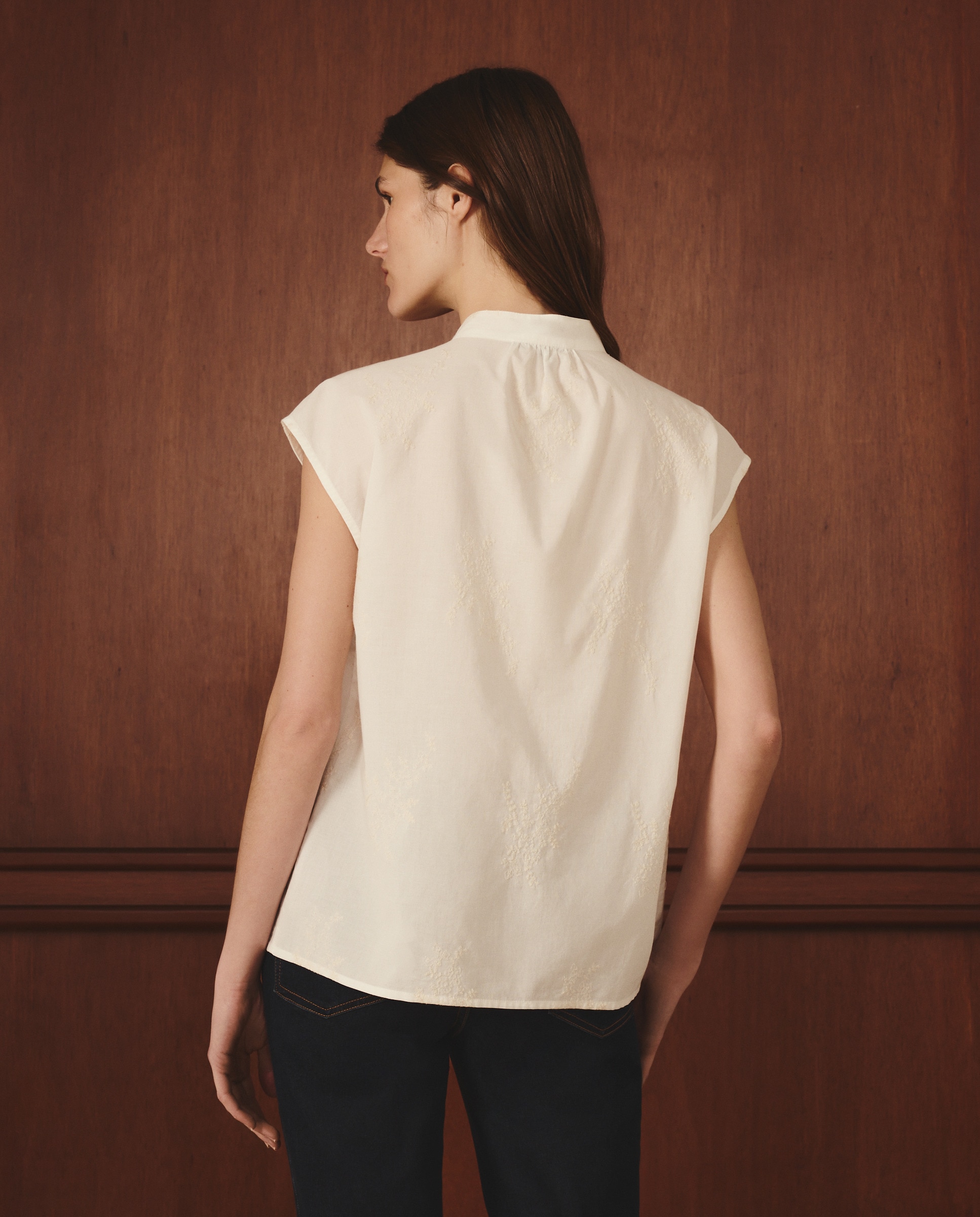 Camisa sem Mangas e com Bordado Branco-marfim-3