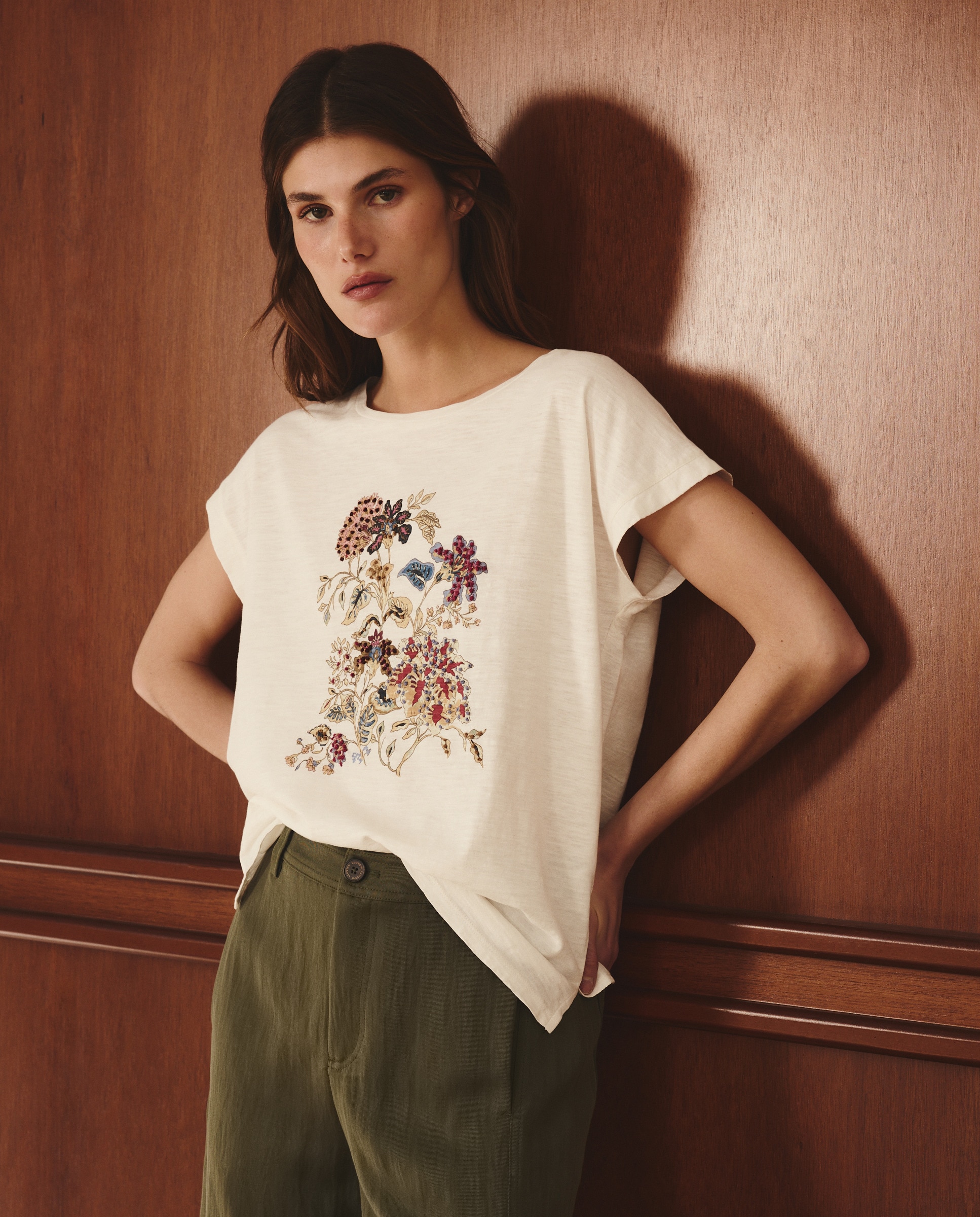 Imagem 0 de T-shirt de Manga Curta com Bordado Floral