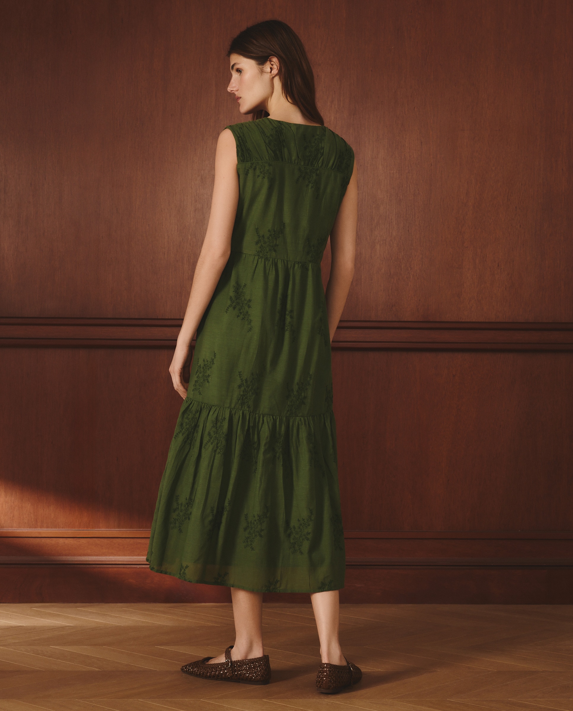 Vestido sem mangas e com decote em bico Verde-3