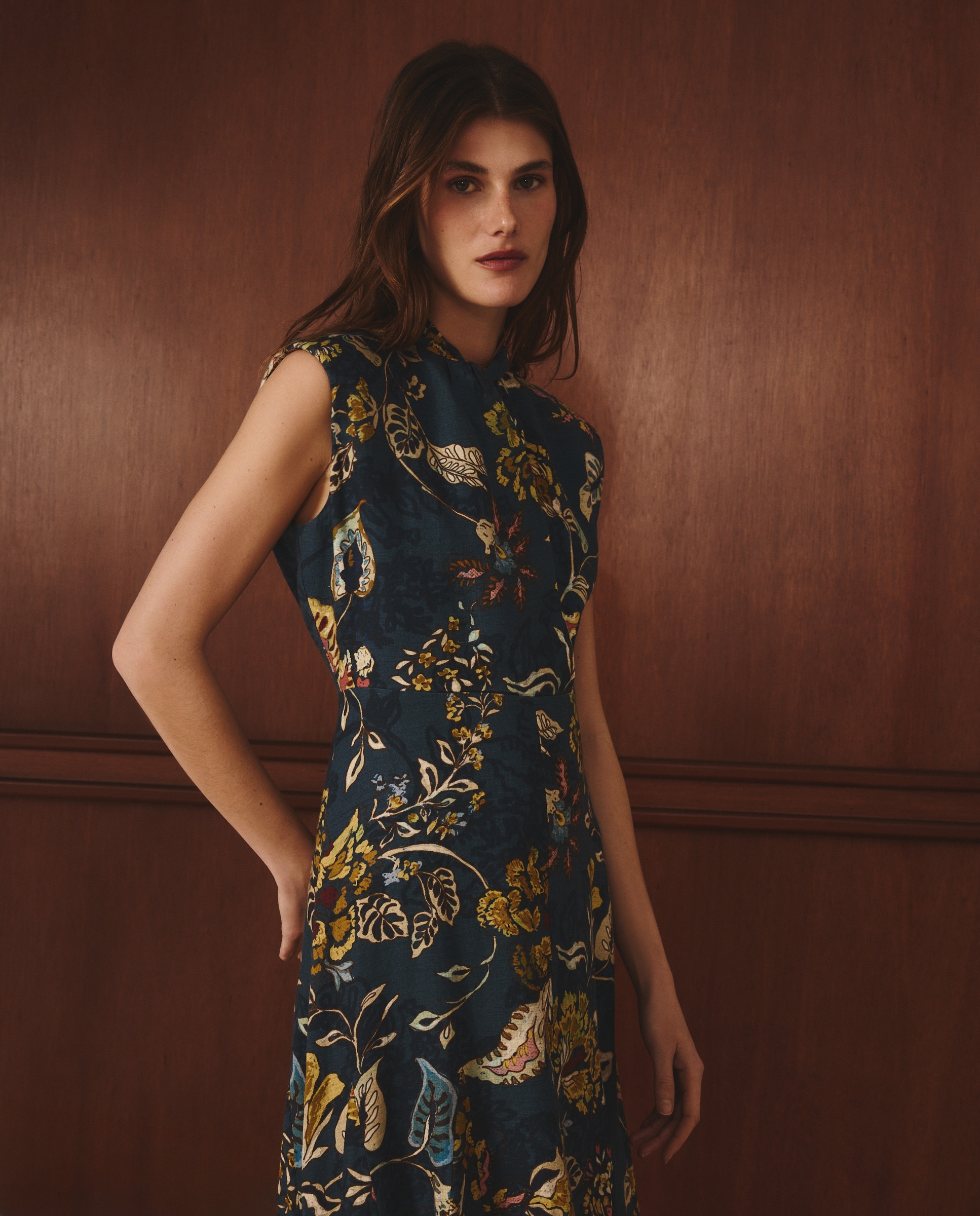 Vestido de Linho sem Mangas com Nó no Decote e Estampado Azul-2