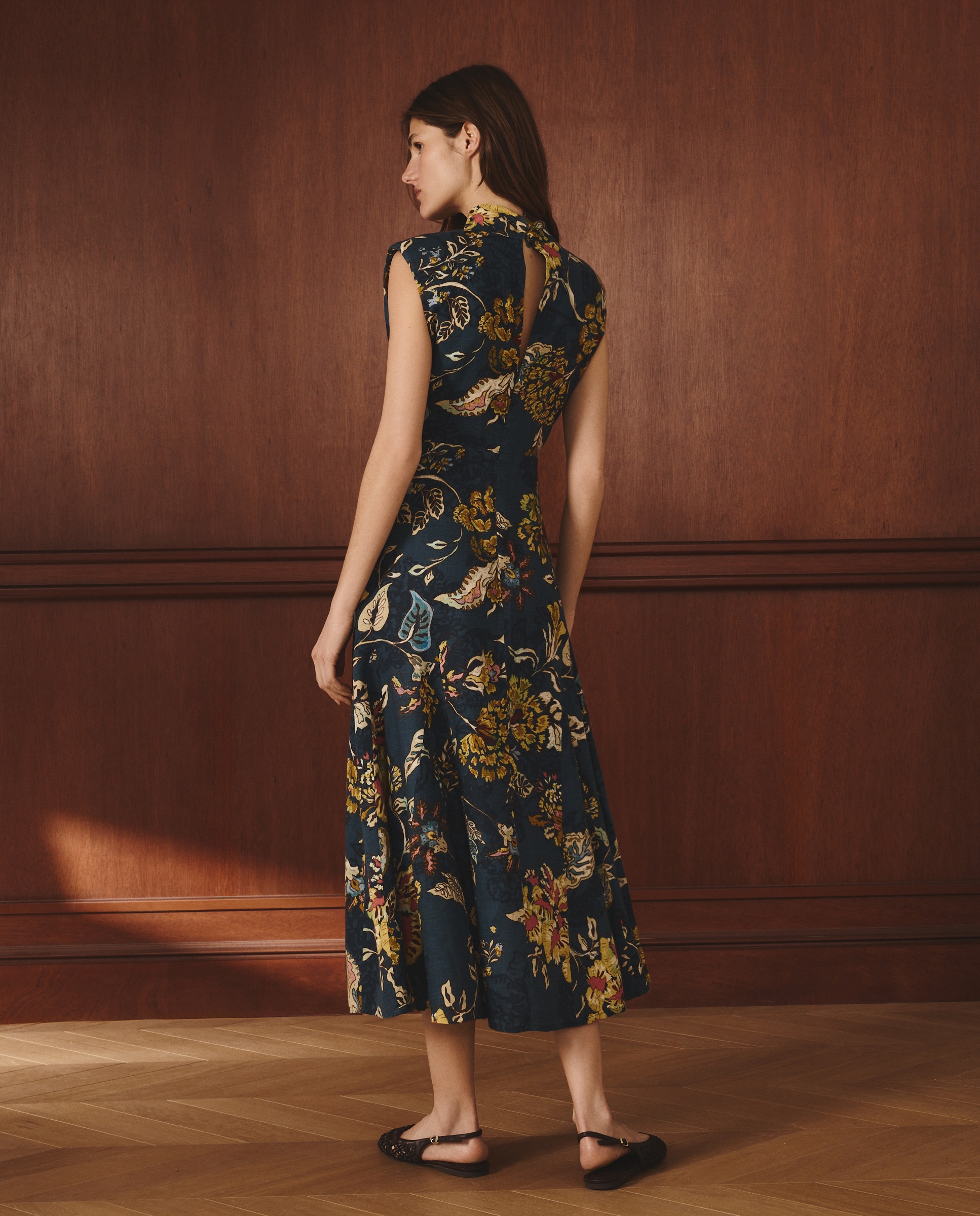 Vestido de Linho sem Mangas com Nó no Decote e Estampado Azul-3