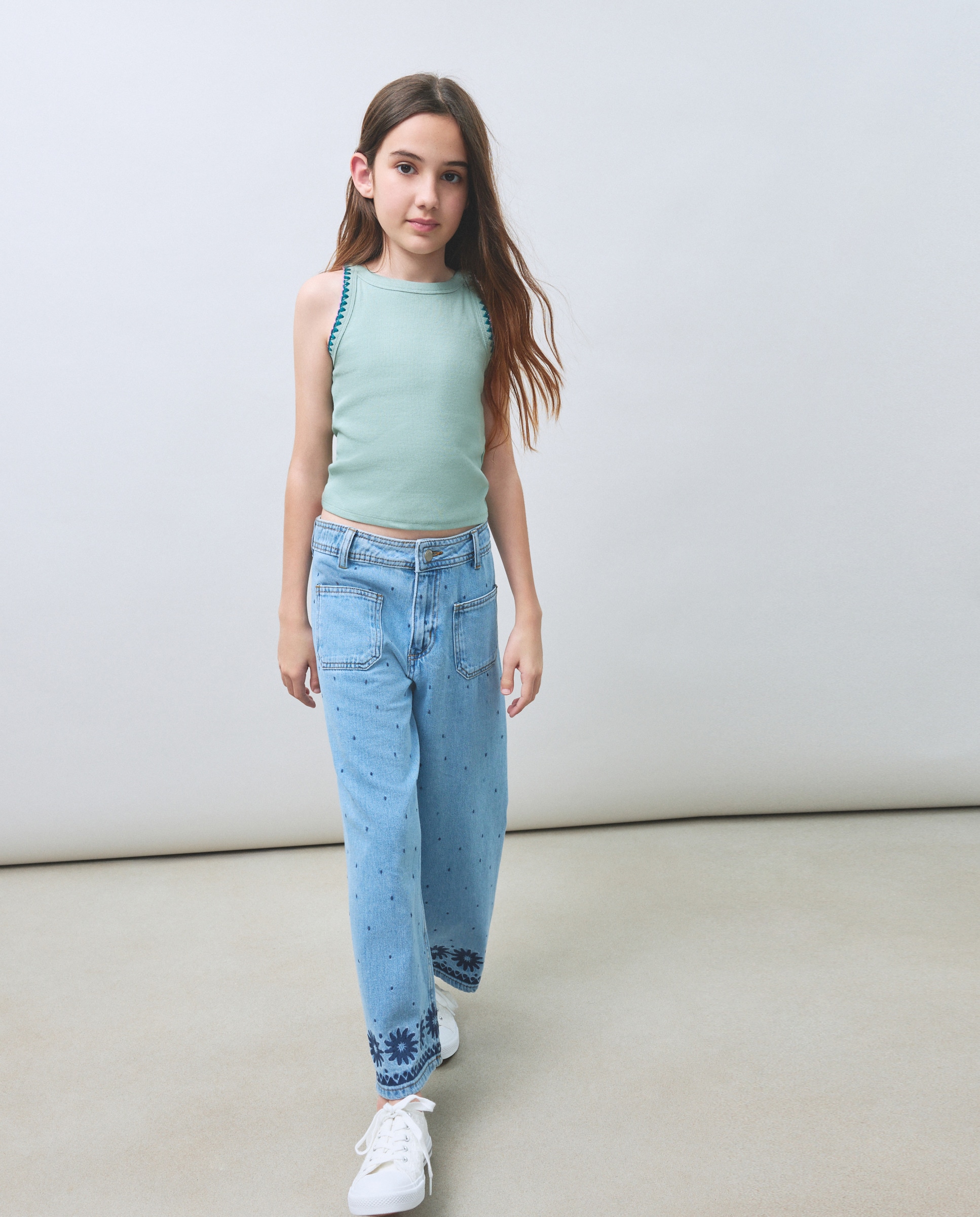 T-shirt sem Mangas e com Debruado de Crochet 510 Verde Claro-2