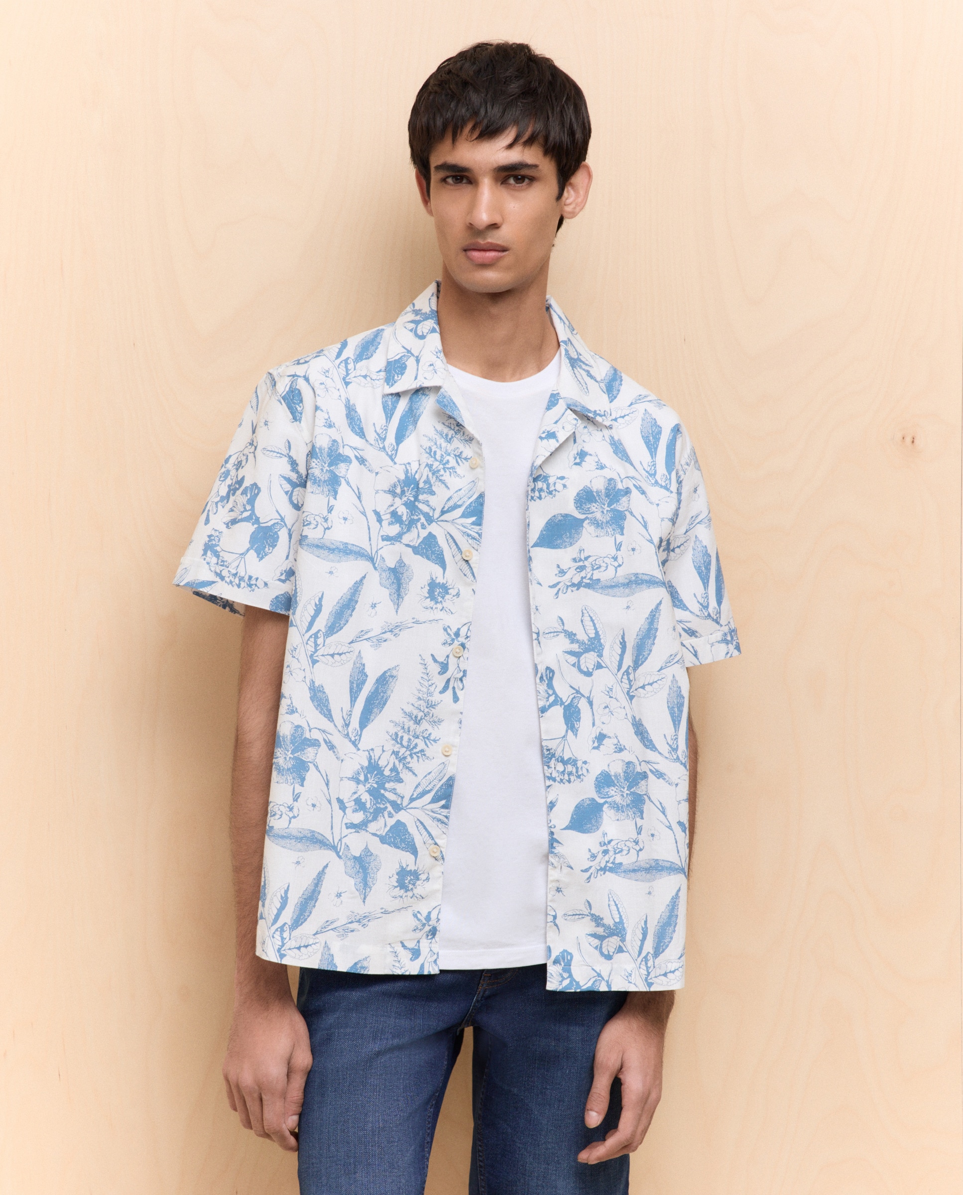 Imagem 0 de Camisa Bowling com Manga Curta e Estampado Floral