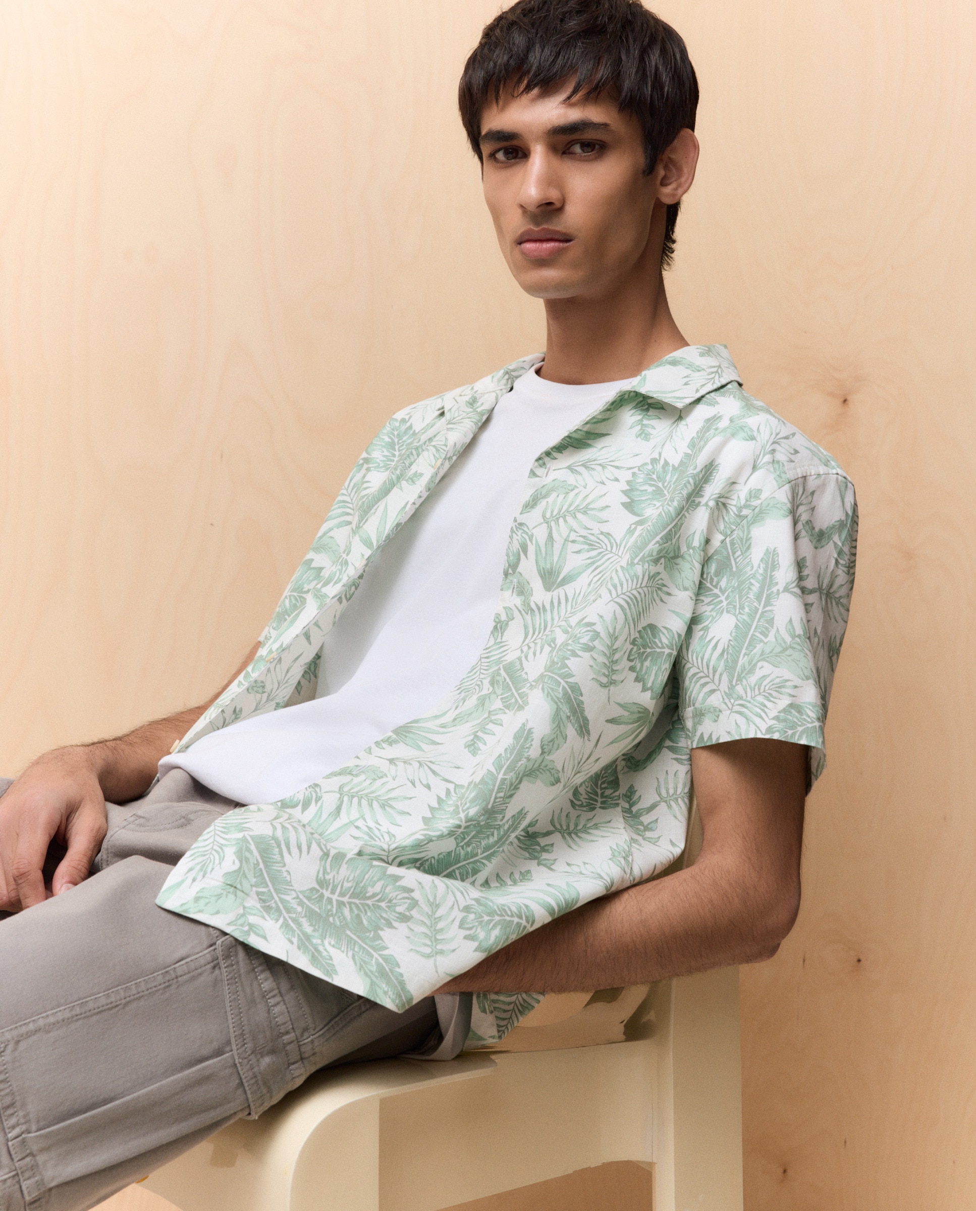 Imagem 0 de Camisa Bowling com Manga Curta e Estampado Étnico