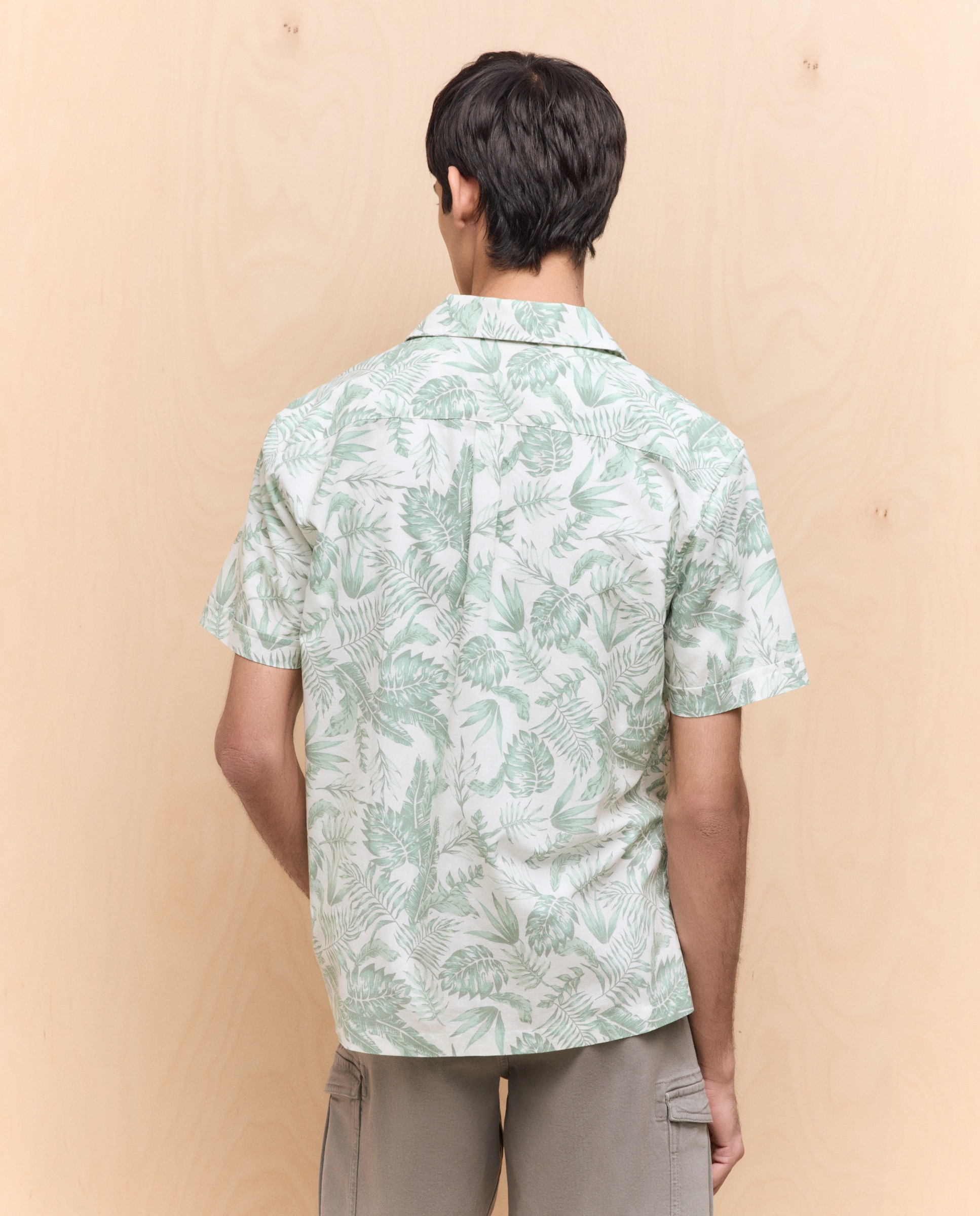 Camisa Bowling com Manga Curta e Estampado Étnico 520 Caqui-3