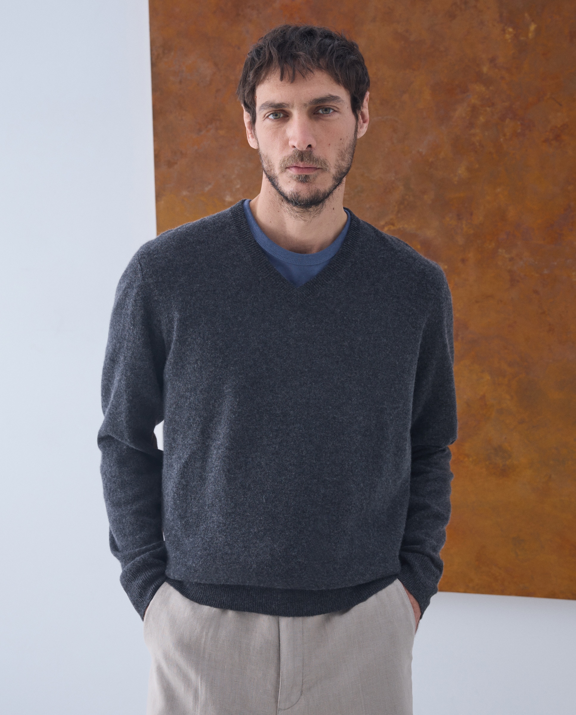 Jersey de hombre de cuello pico liso cashmere - Emidio Tucci - Gris oscuro Gris oscuro-1