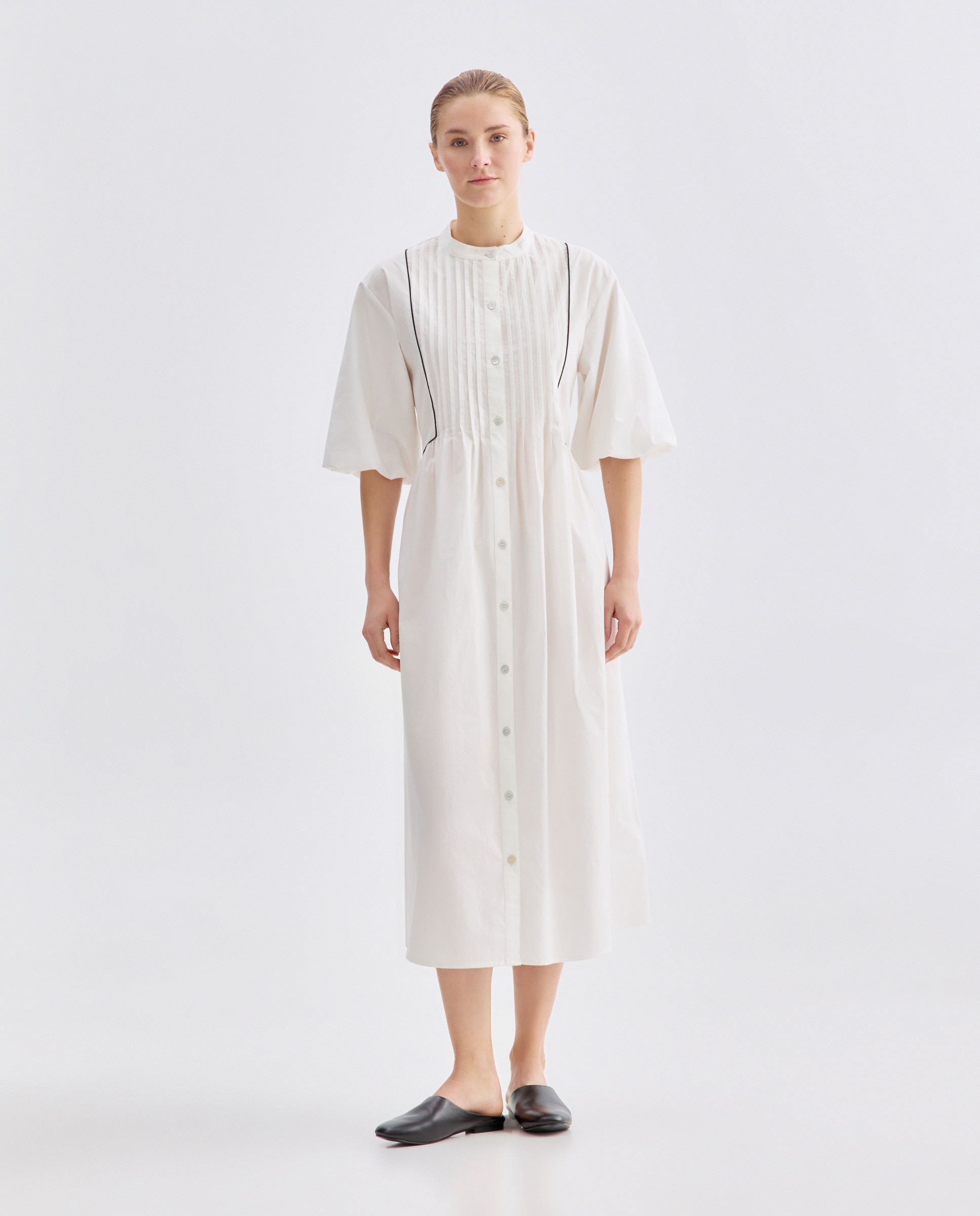 Imagen 0 de Vestido de mujer con jaretas