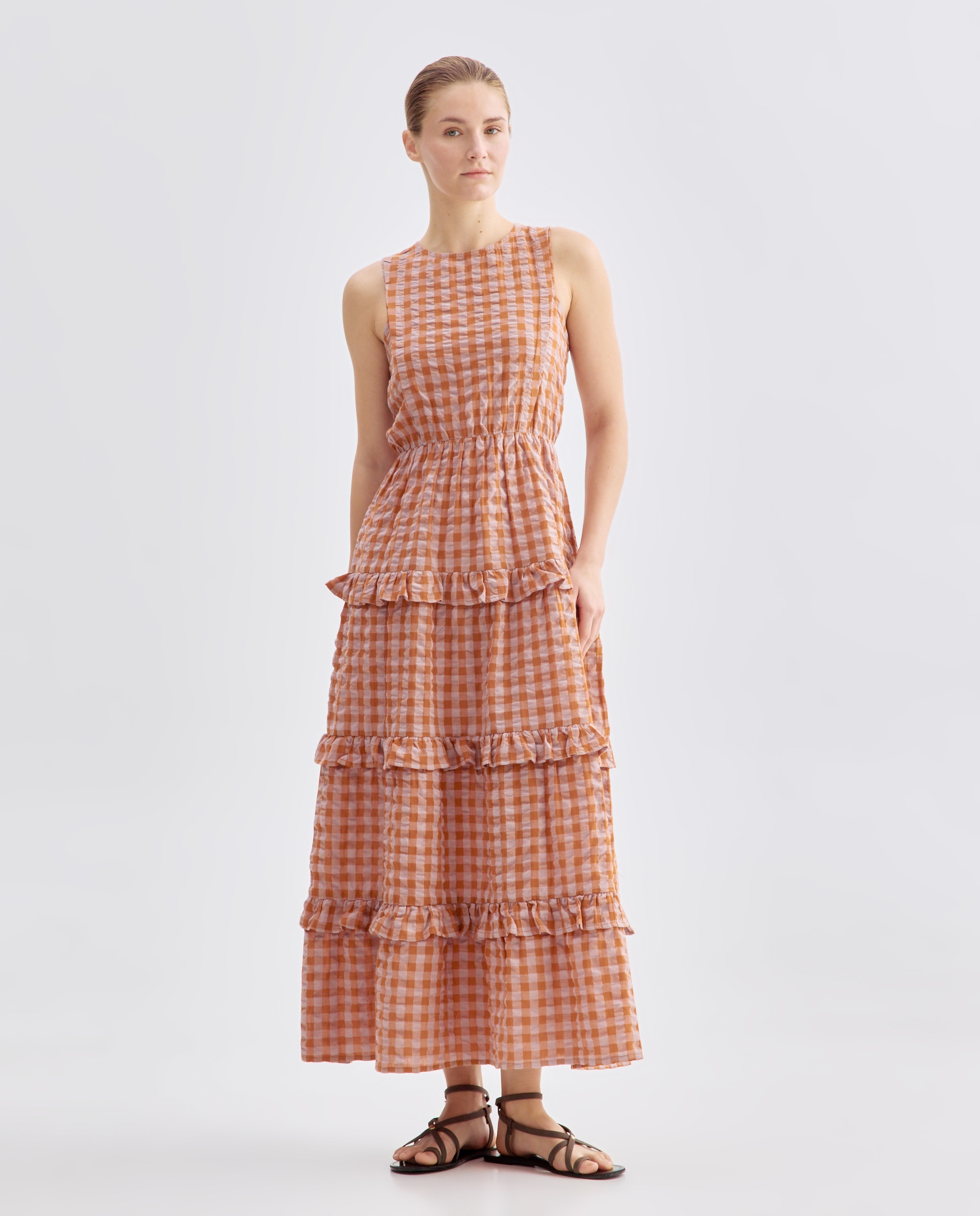 Imagen 0 de Vestido de mujer de cuadros con volantes