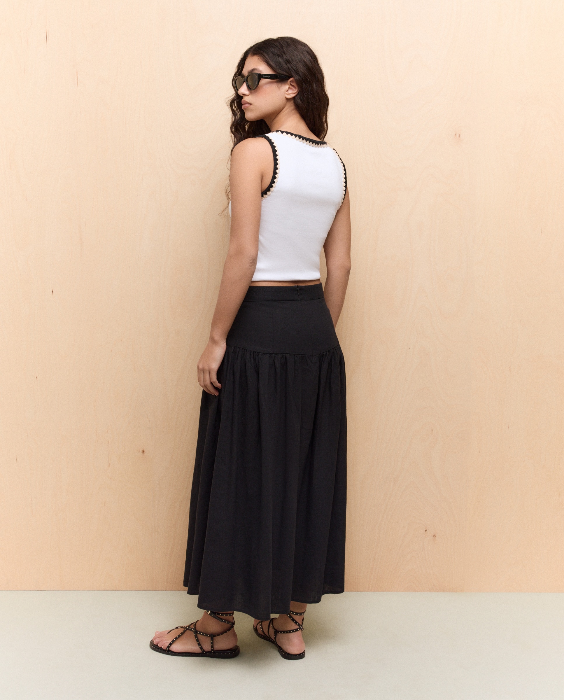 Saia Midi de Linho Preto-3