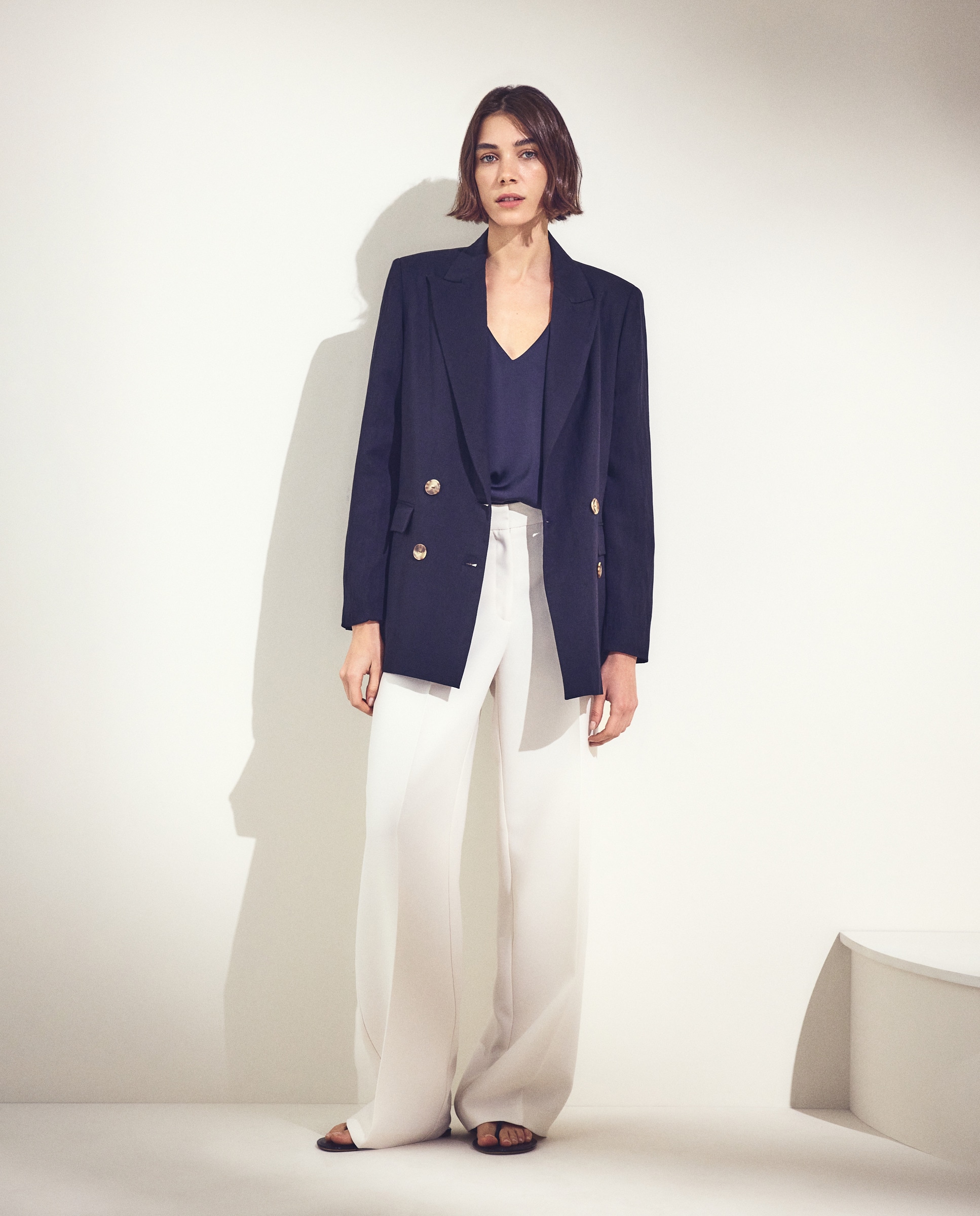 Top de Decote Redondo e Manga Curta Azul-marinho-2