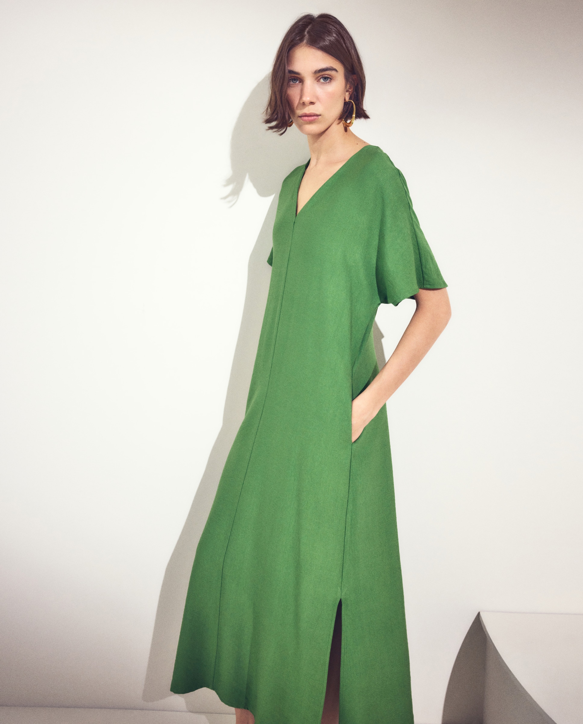 Vestido liso com manga curta Pistácio-2