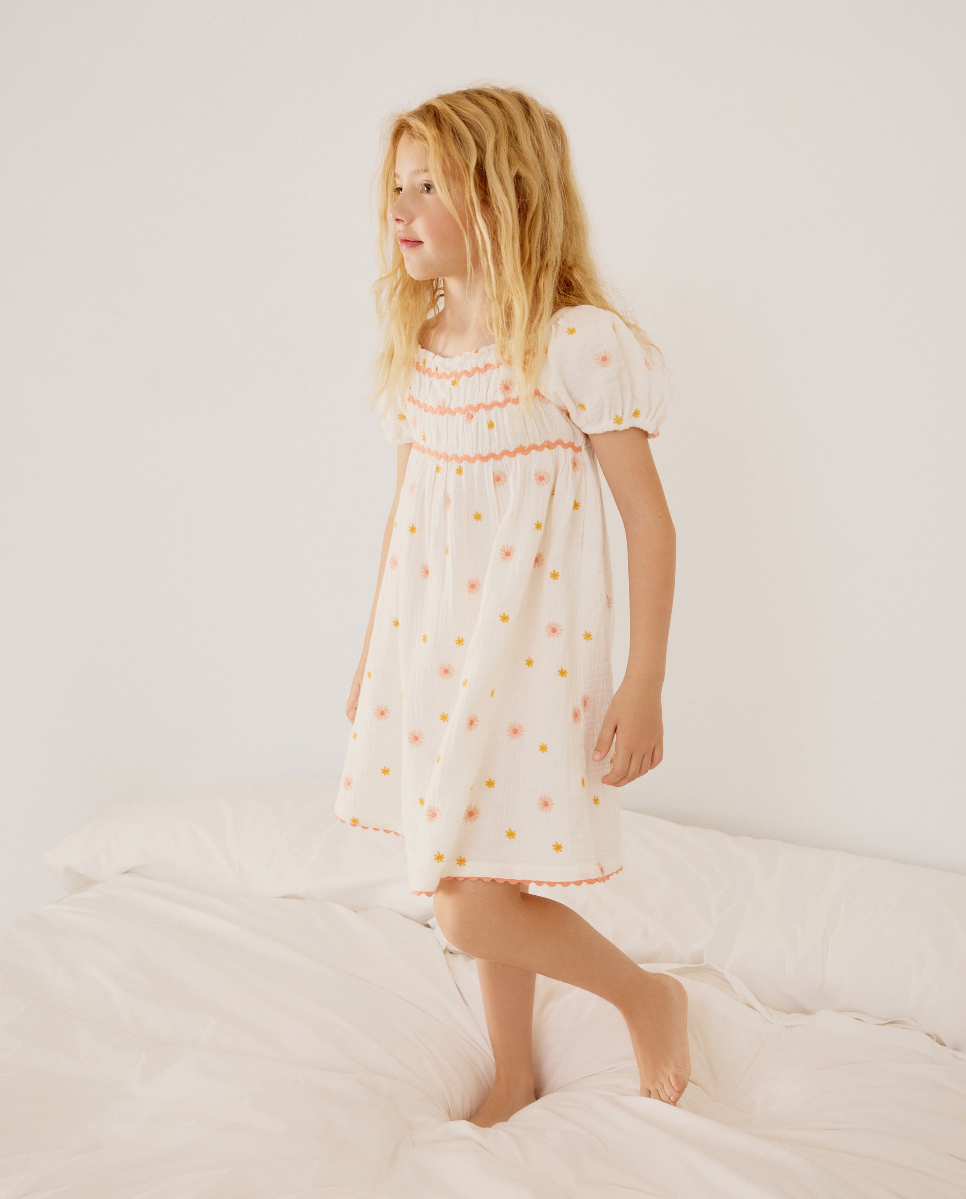 Imagem 0 de Camisa de Dormir com Bordado Floral