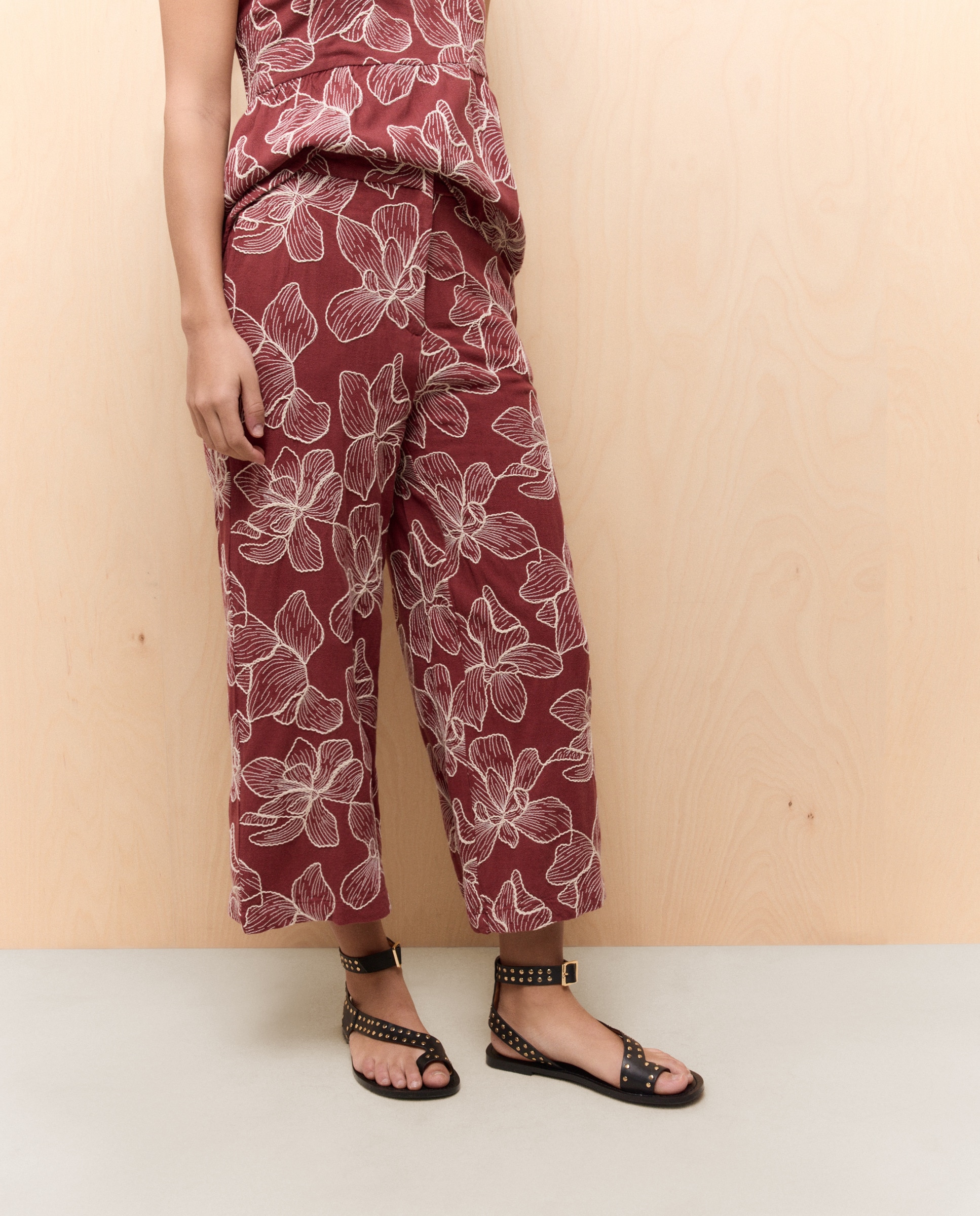 Calças Culotte de Linho com Bordado Castanho-2