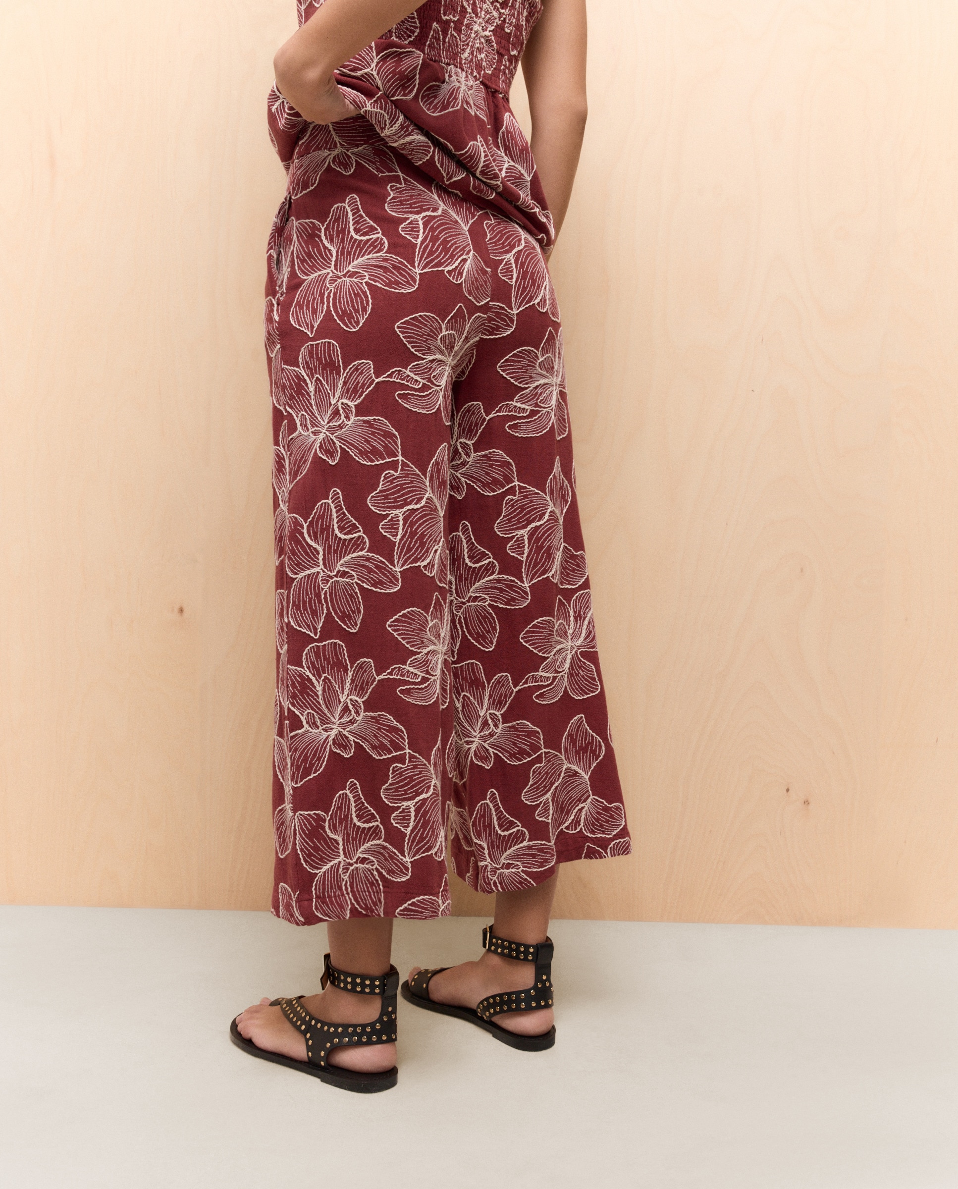 Calças Culotte de Linho com Bordado Castanho-3