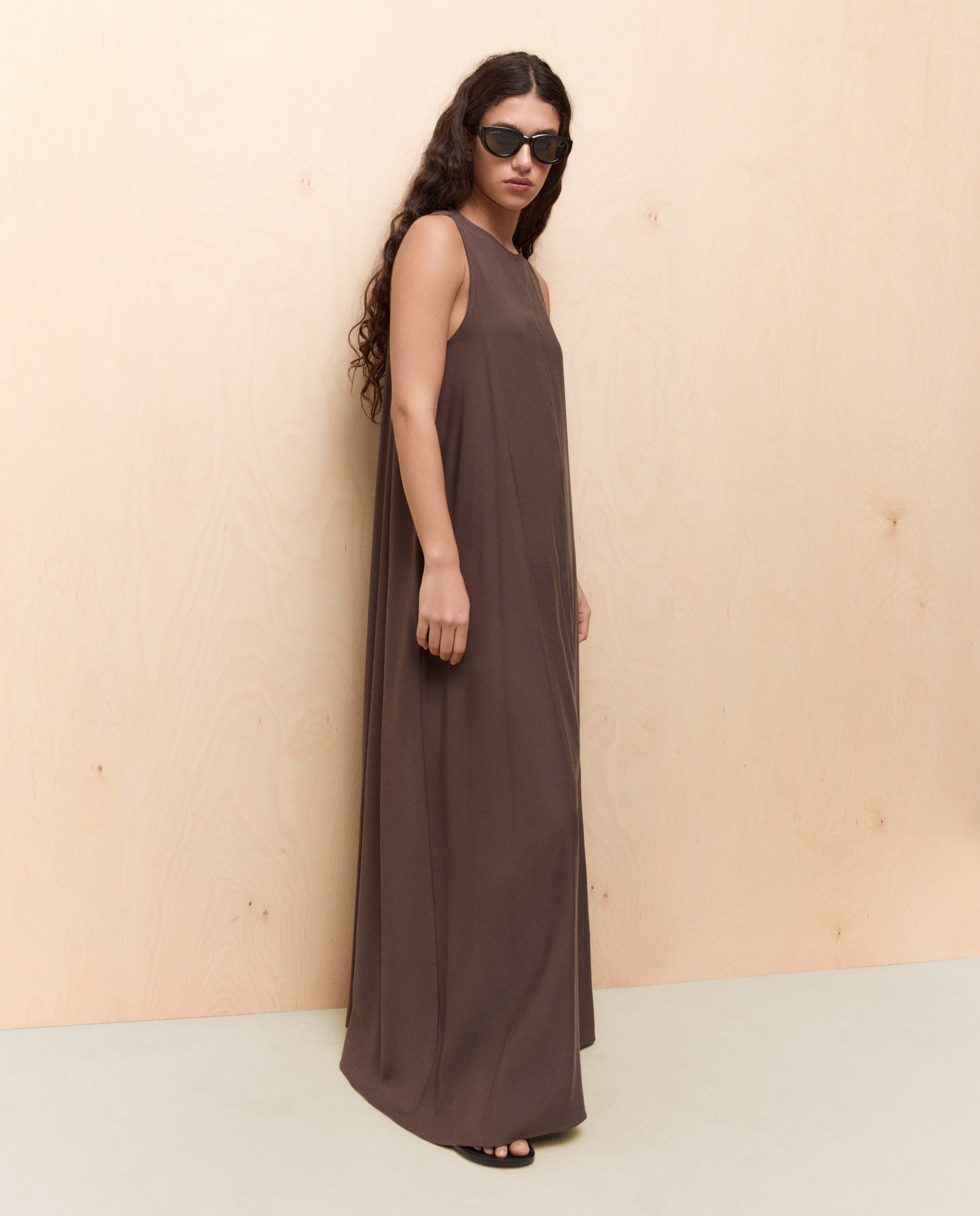 Vestido Comprido Fluido com Volume Chocolate-2