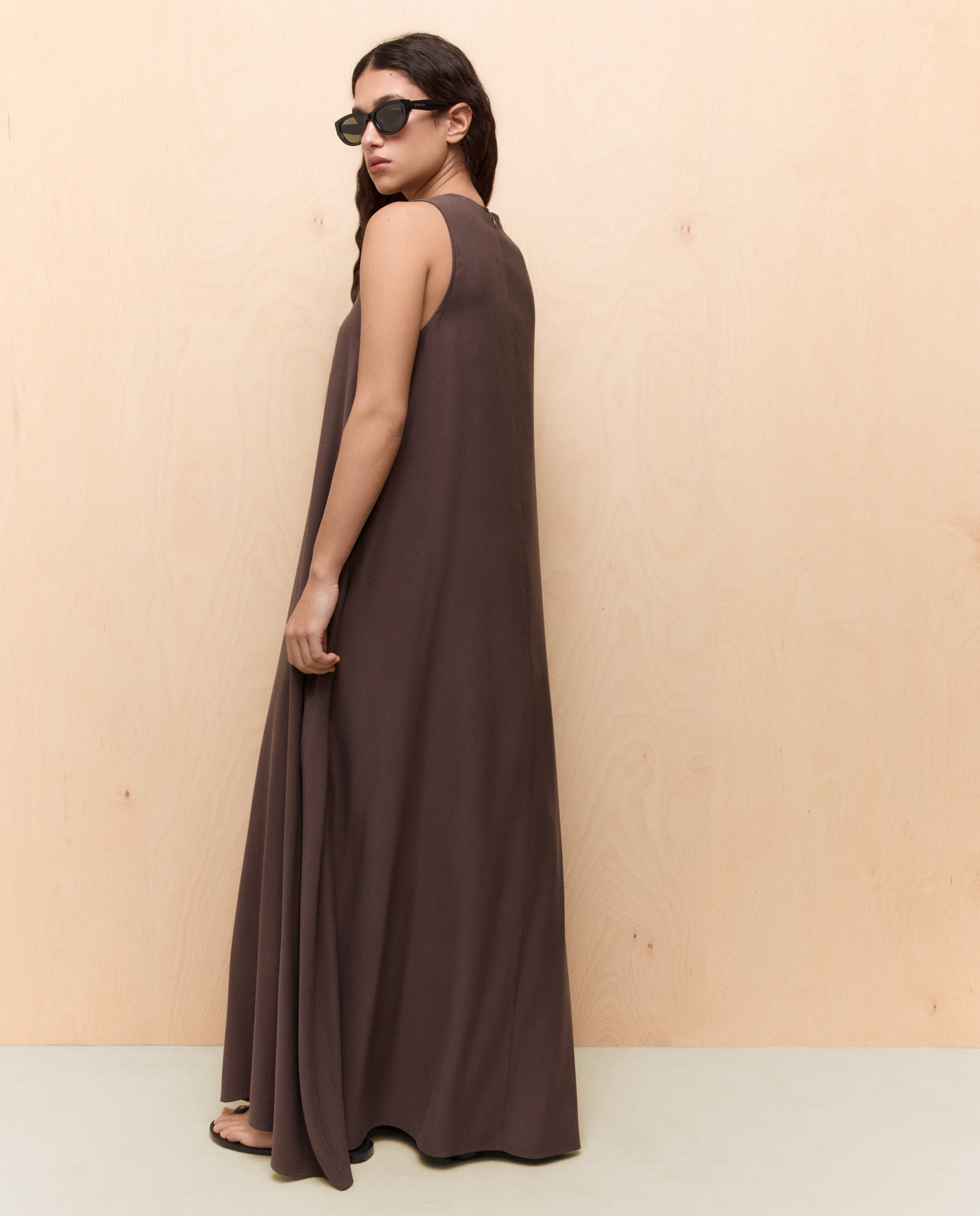 Vestido Comprido Fluido com Volume Chocolate-3